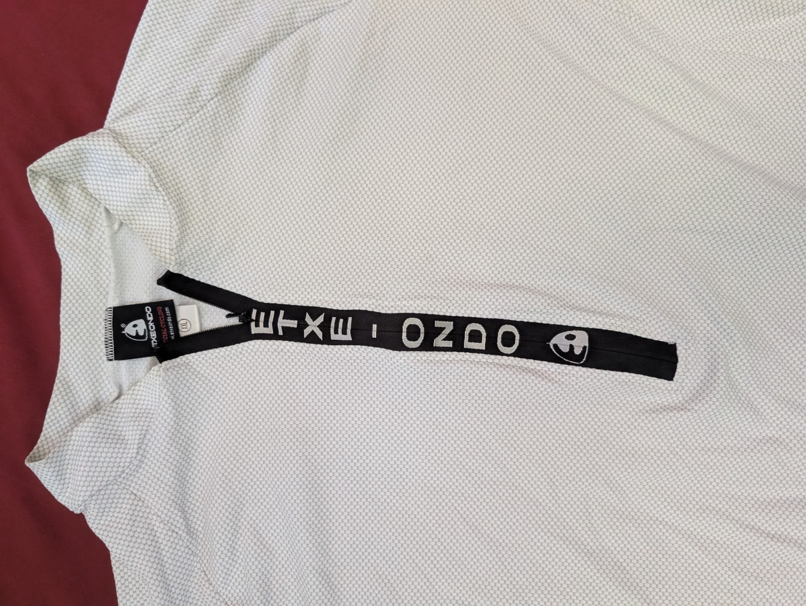 Etxeondo Men’s XL White Cycling Jersey Long Sleeve 1/4 Zip Mock Neck Pockets