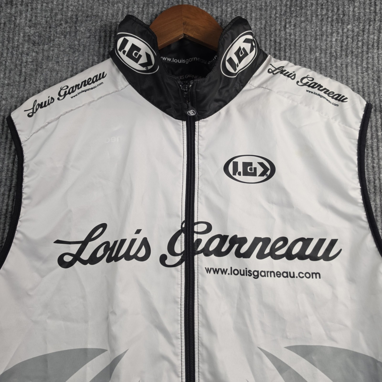 Louis Garneau Cycling Vest Mens XL White Black Mesh Back Spellout Y2K Gorpcore