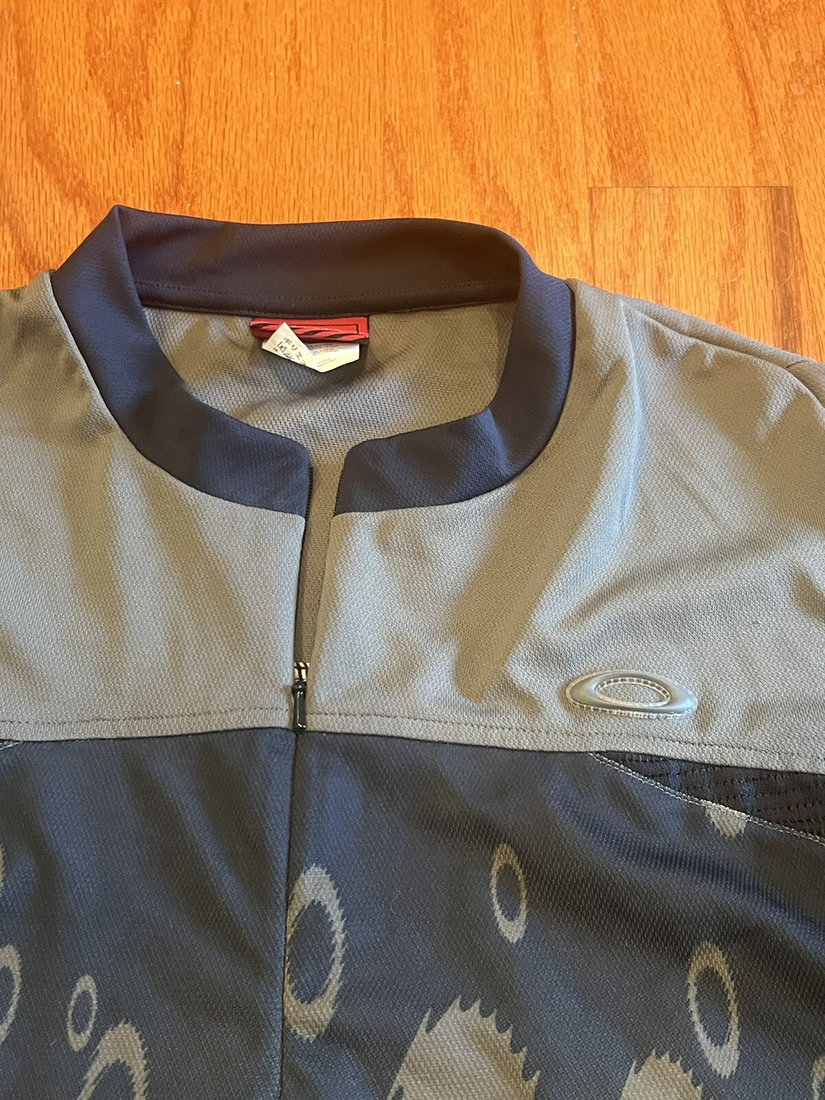 Oakley Cycling Jersey Medium Grey Zip Software Y2K Tactical Field Gear Blurred