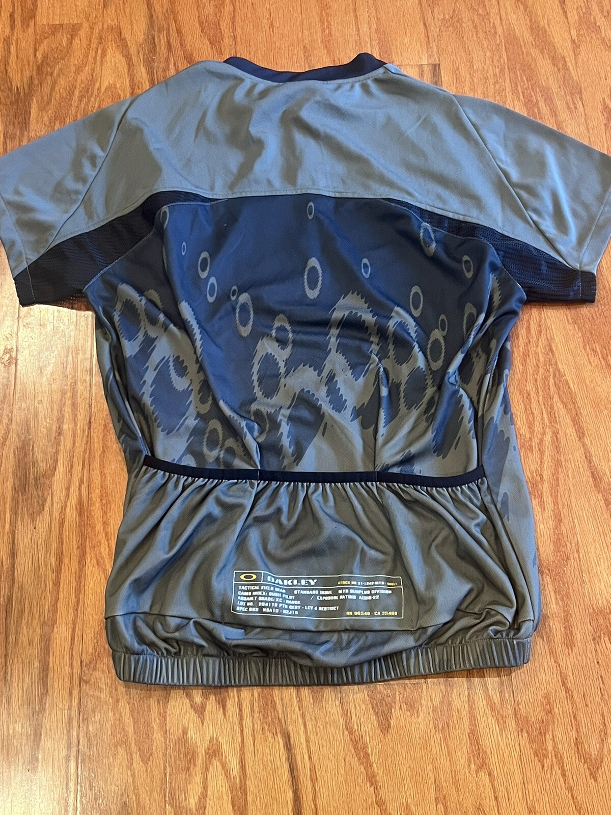 Oakley Cycling Jersey Medium Grey Zip Software Y2K Tactical Field Gear Blurred