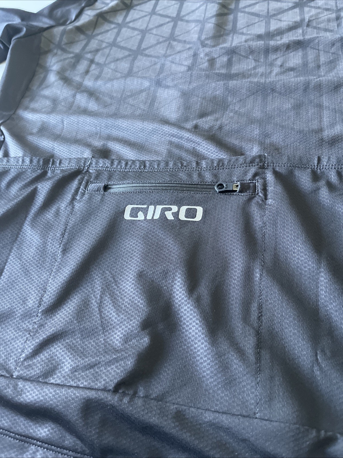 Giro Men’s Cycling Jersey Men’s Medium NWOT Black/pattern Short Sleeve FullZip