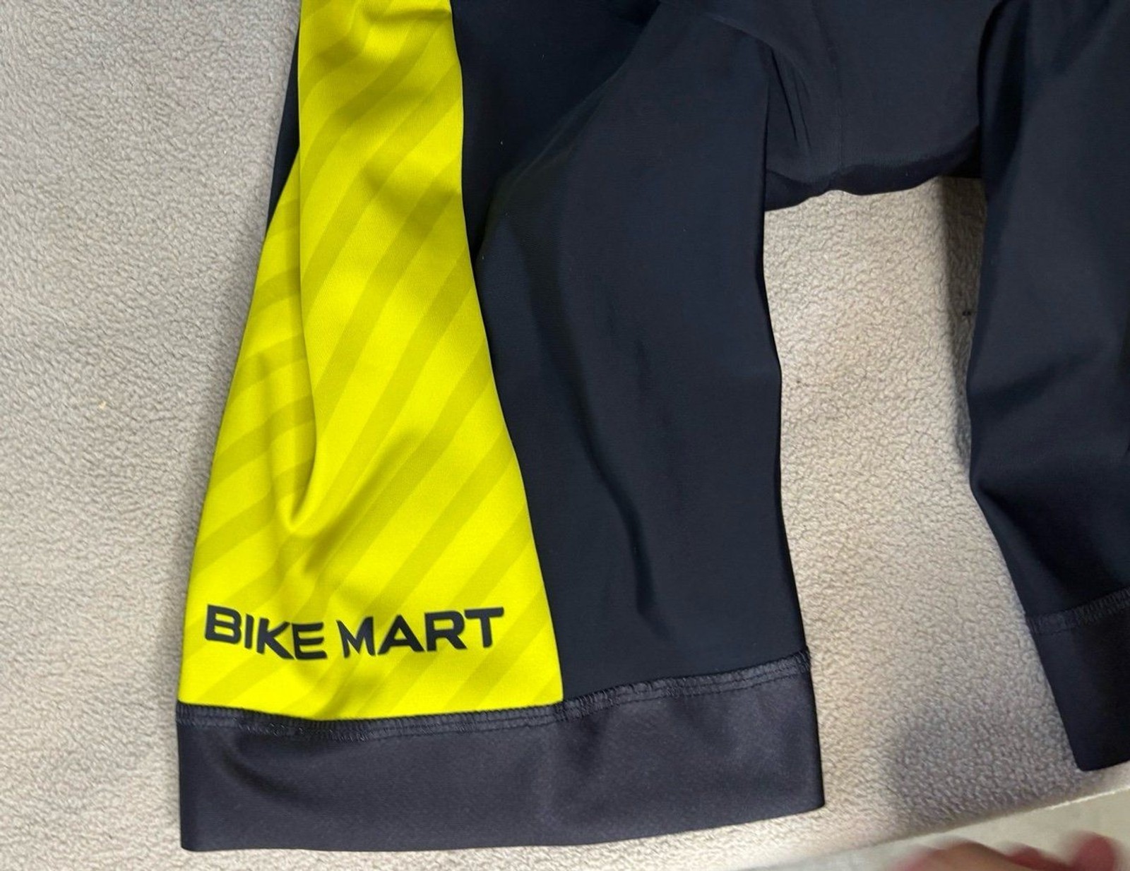 Giro Cycling Jersey and Bib Padded Bike Shorts Size XL Pull On Bike Mart Yellow