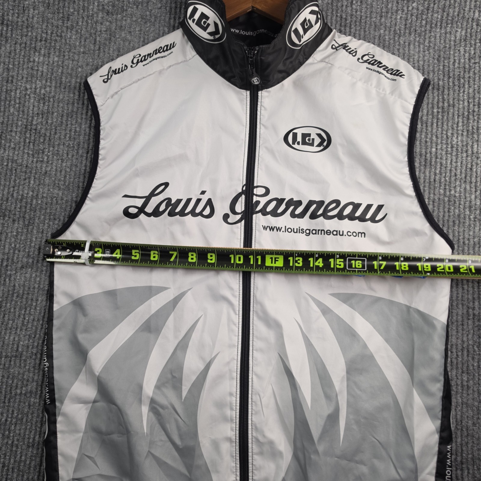 Louis Garneau Cycling Vest Mens XL White Black Mesh Back Spellout Y2K Gorpcore