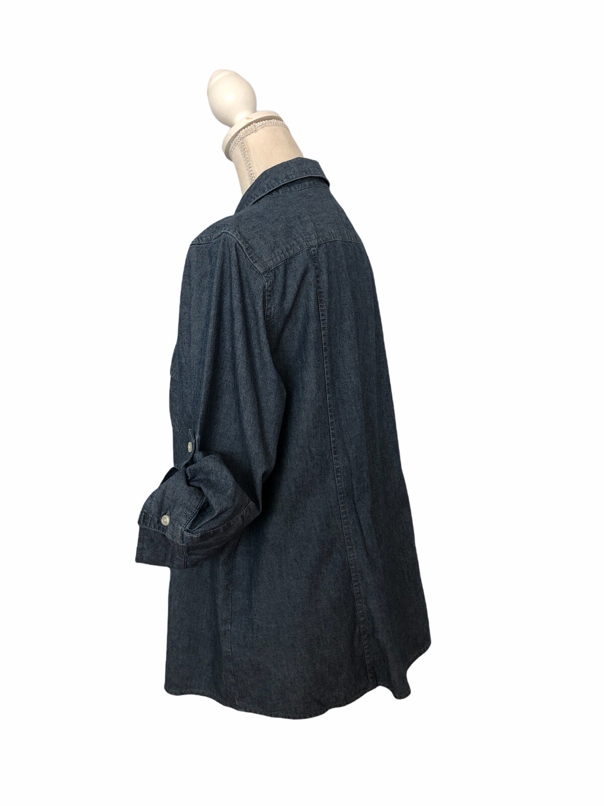 Croft & Barrow Woman Chambray Blue Button Down with 2 Pockets Front 3/4 Sleeve