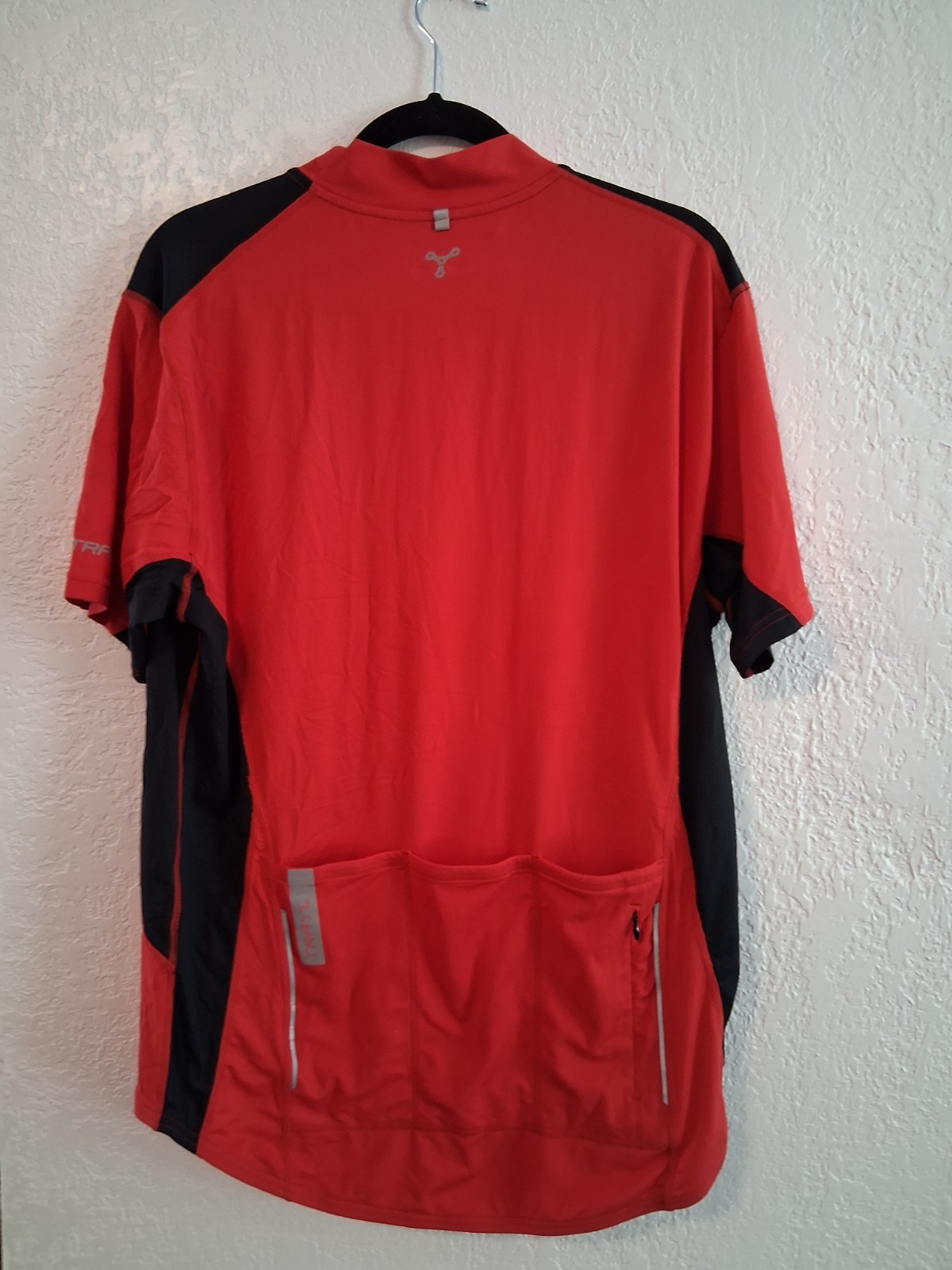 Trayl Size Medium Red & Black Bicycling Triathlon Back 3 Pocket Jersey Shirt
