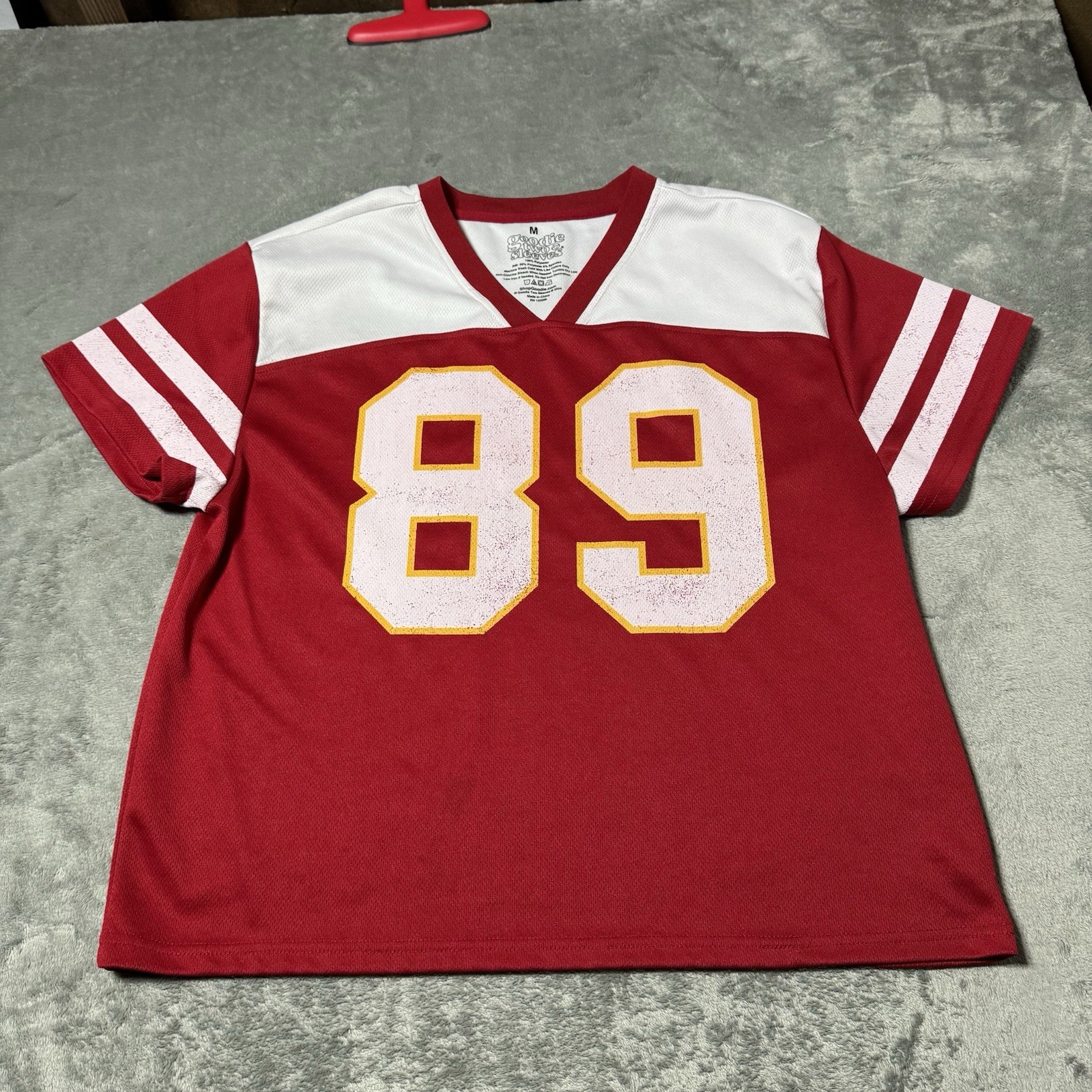 Goodie Two Sleeves Mens Waist Length Jersey Size M 21.5×25 Football Sports