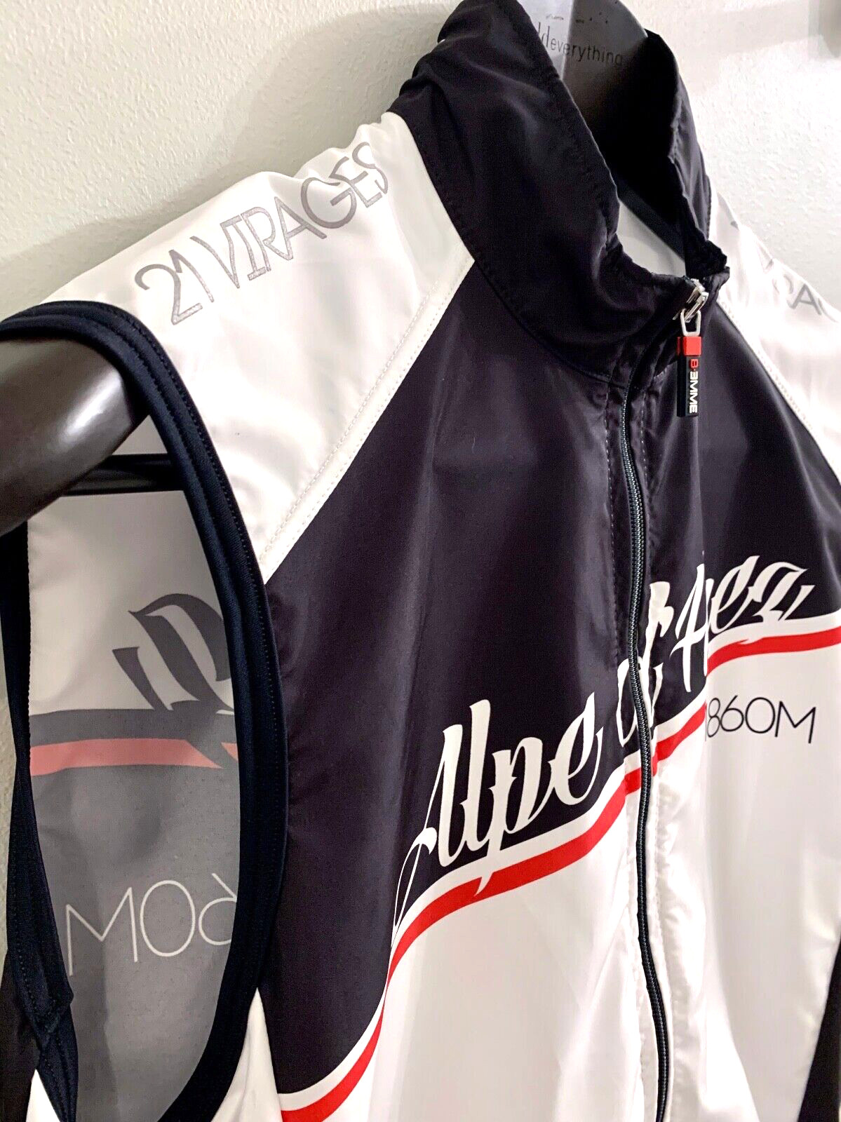 Alpe d’Huez Cycle Huez, 21 Visage, Full-Zip Cycling Wind Vest, Medium BRAND NEW