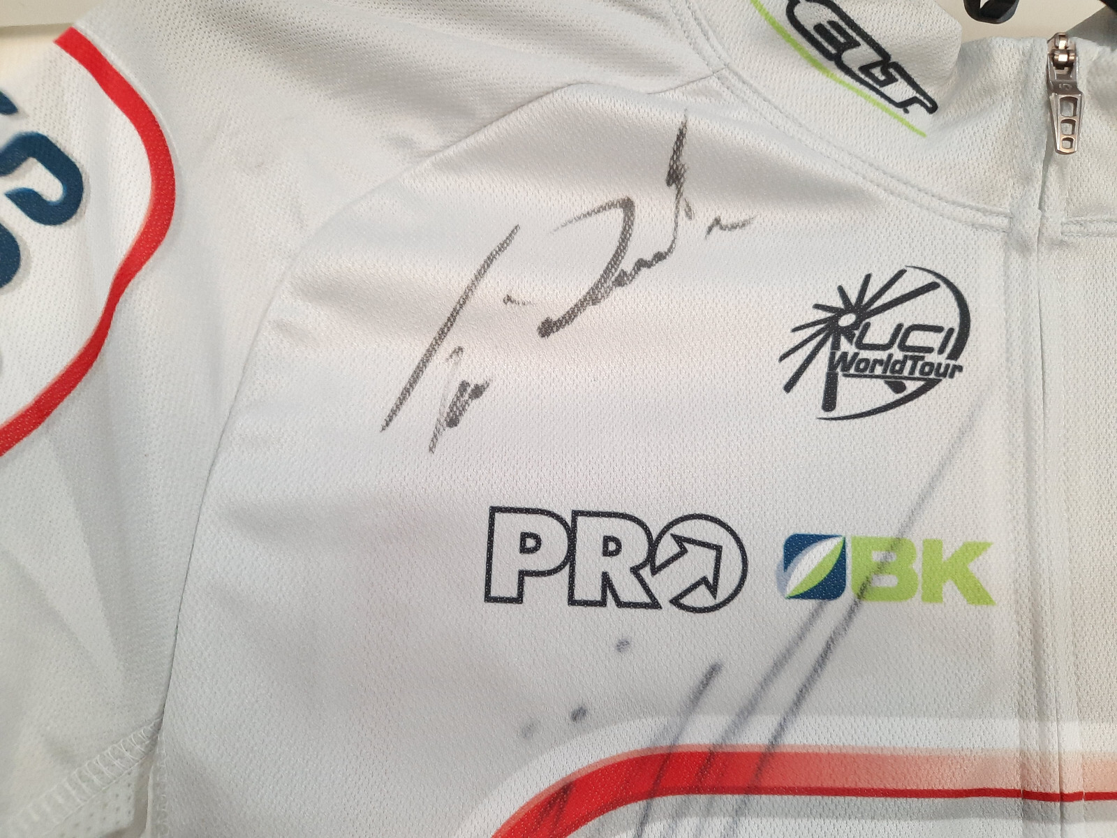 Team Argos Shimano Cycling Jersey with Authentic 2013 Team Signatures NEW Medium