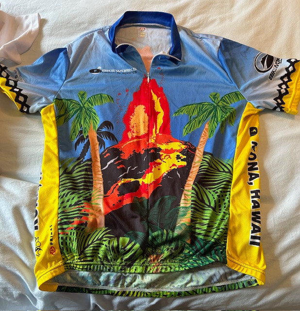 *Price Drop*—Women VTG cycling wear lot – Pearl Izumi Hawaii Patagonia