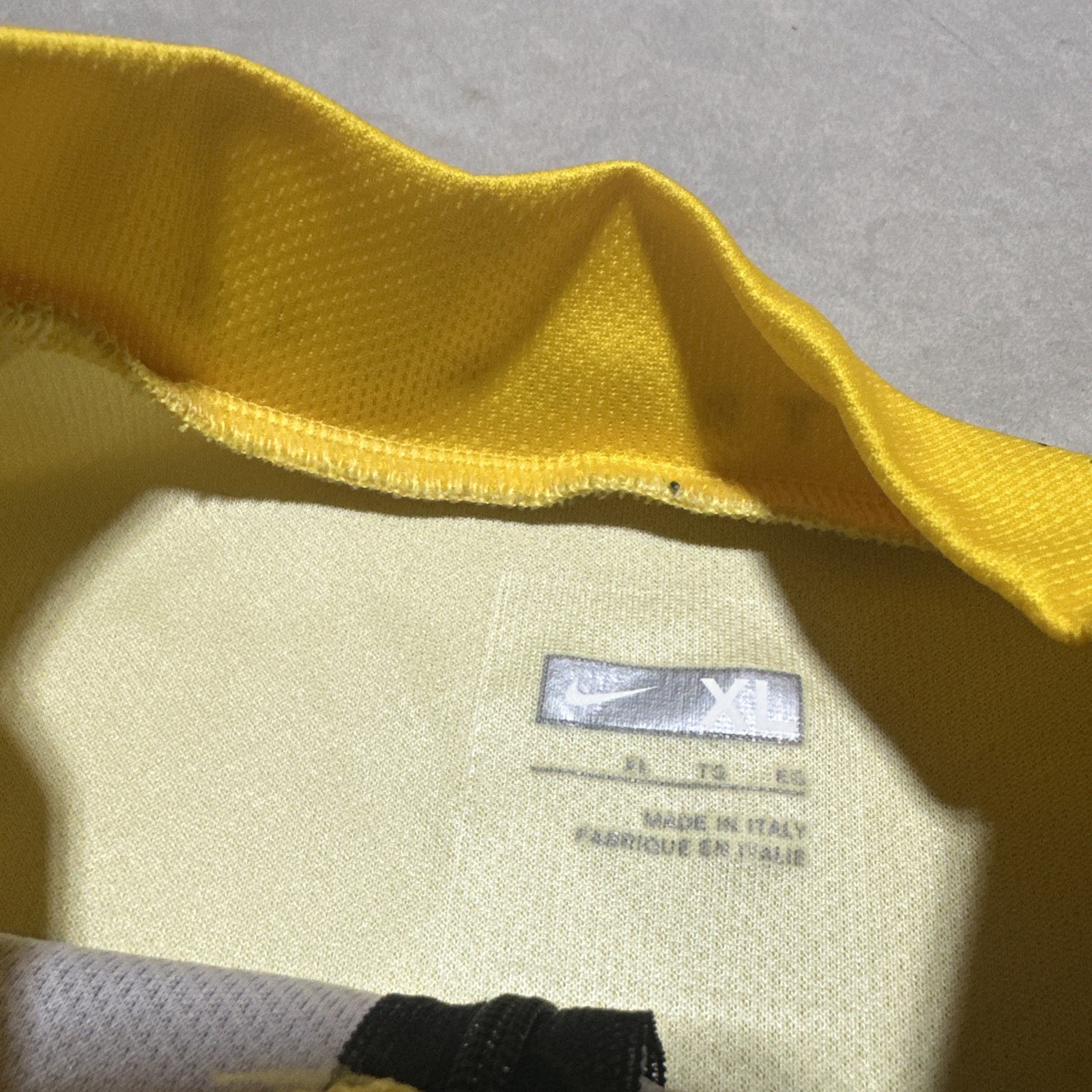 Nike LiveStrong Men’s Black Yellow Cycling Jersey SZ XL Pockets Stretch Italy