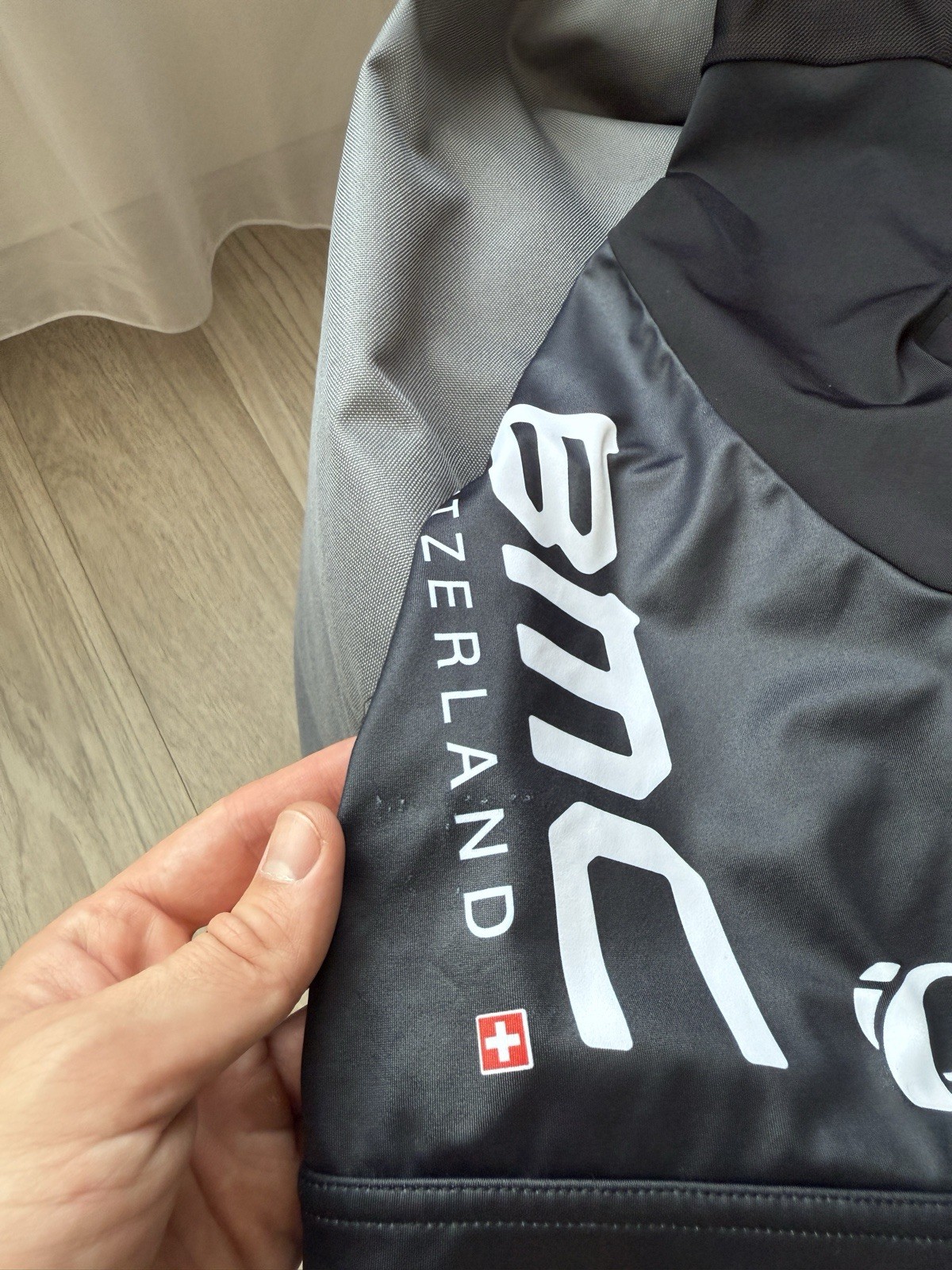 PEARL IZUMI CYCLING JERSEY AND BIB SHORTS BMC SWITZERLAND ORIGINAL SIZE L