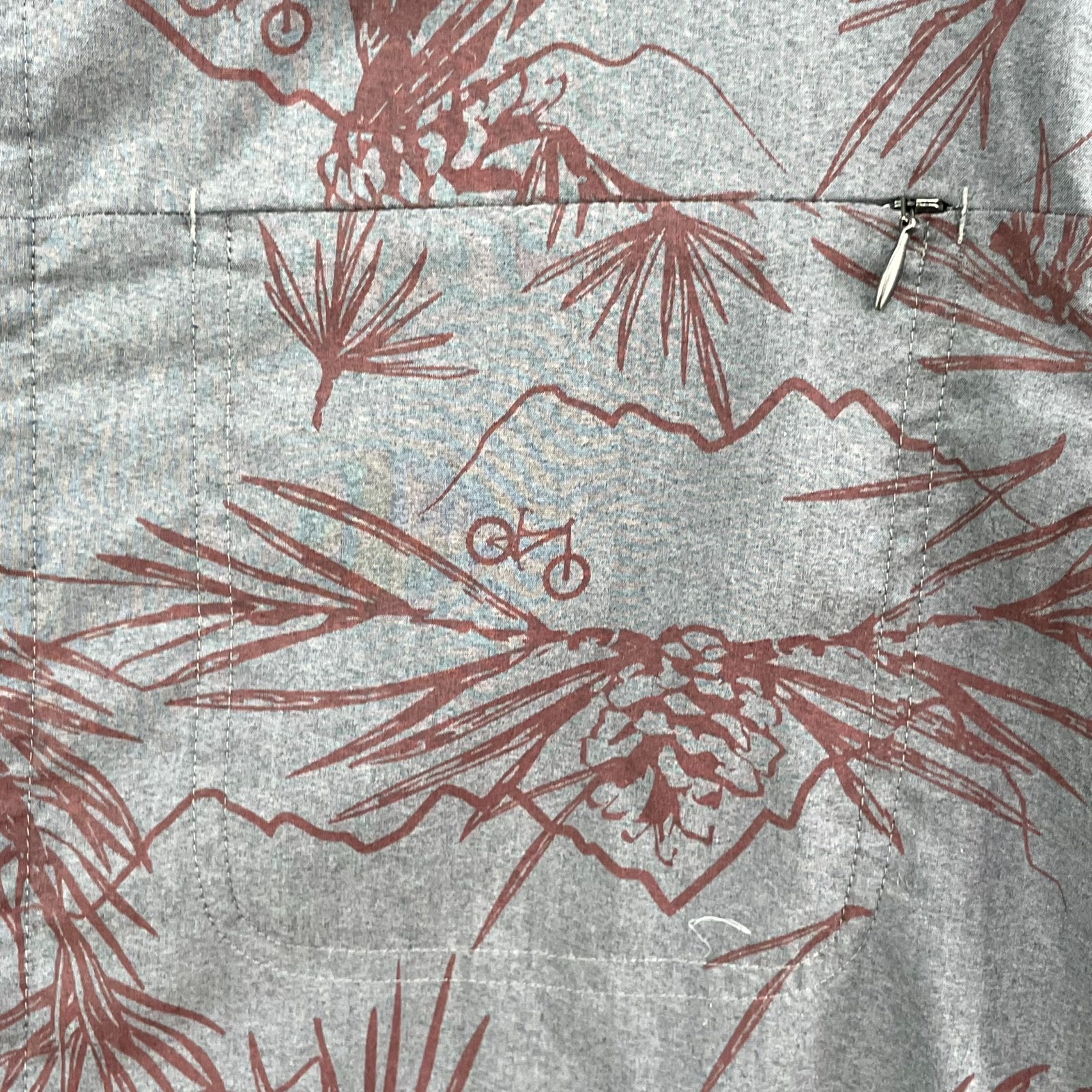 Club Ride Dirt Surfer Jersey Men’s Medium Mountain Bike Cycling Pinecone Shirt