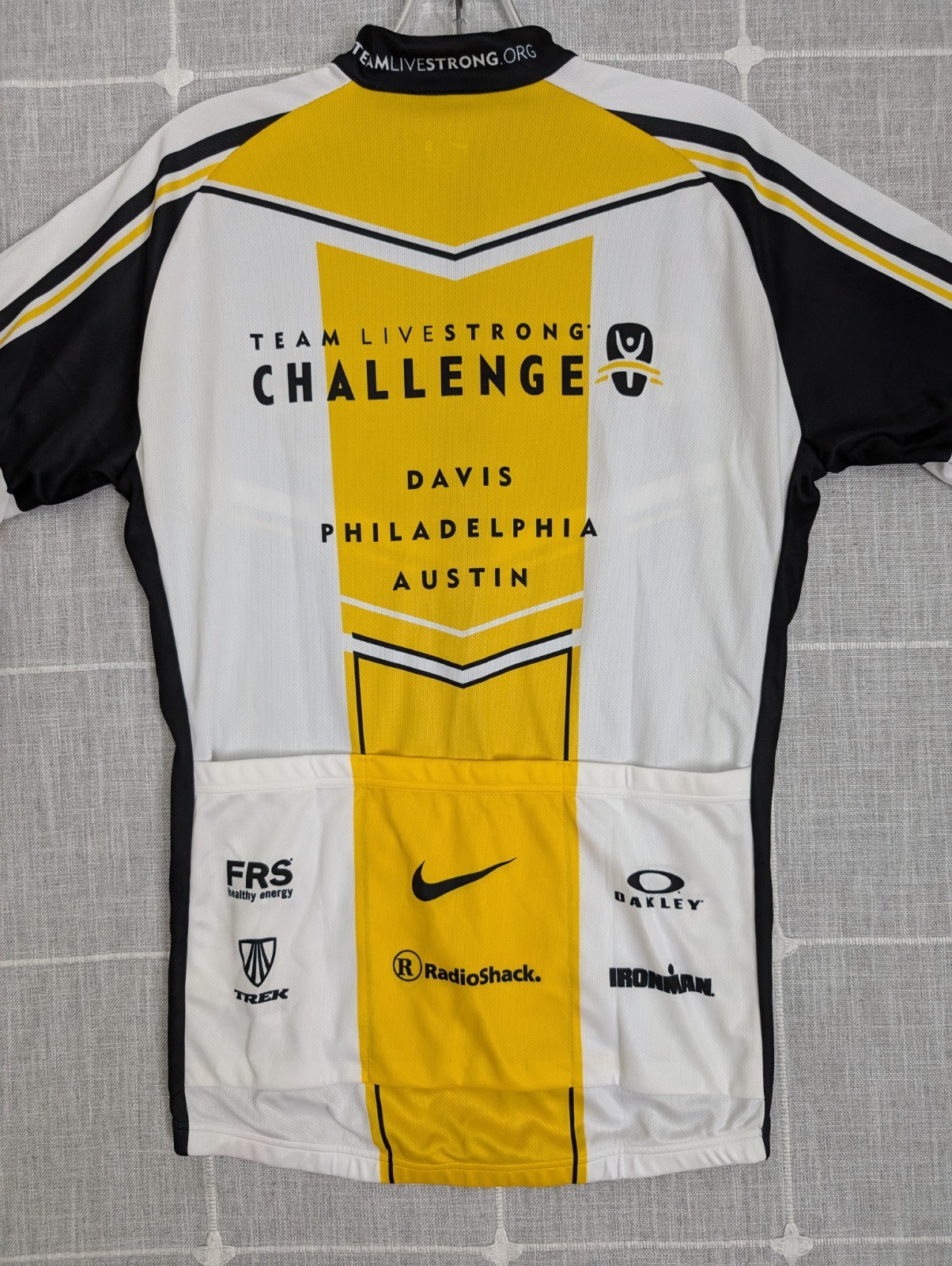 Nike Team Livestrong Cycling Jersey Mens Small Armstrong Davis Philly Austin NWT