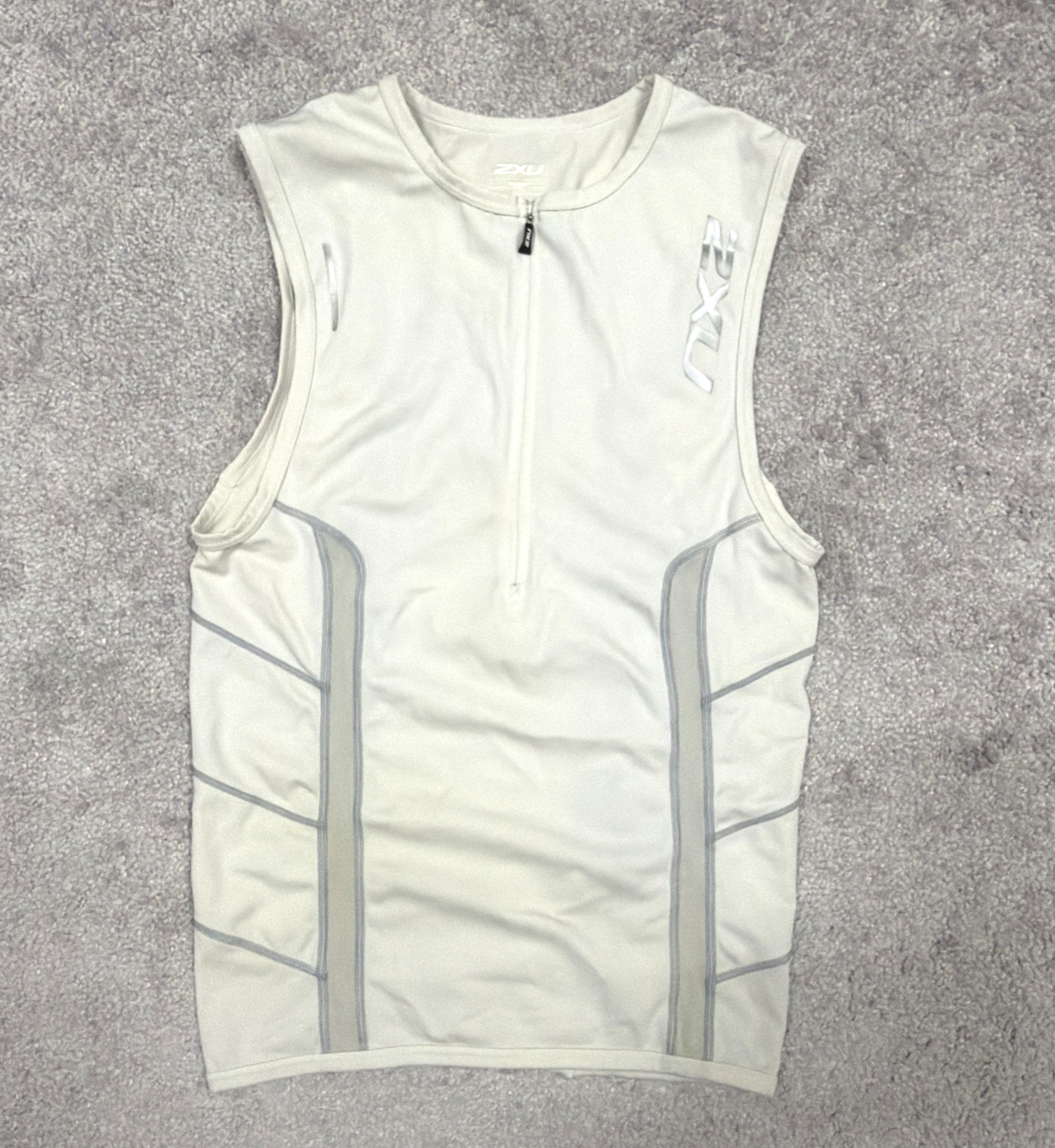 2XU SBR II Skin Men’s Medium Triathlon Race Jersey Sleeveless Back Pocket White