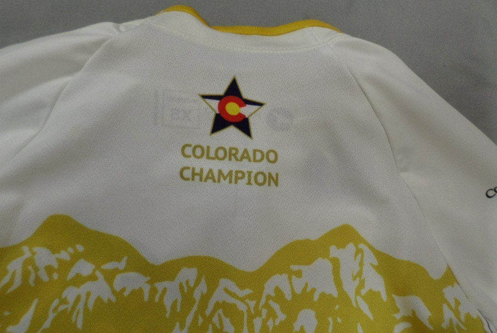 DESIGNER RAGE COLORADO STATE CHAMPION PACTIMO ZIP CYCLING WHITE SHIRT X-SMALL