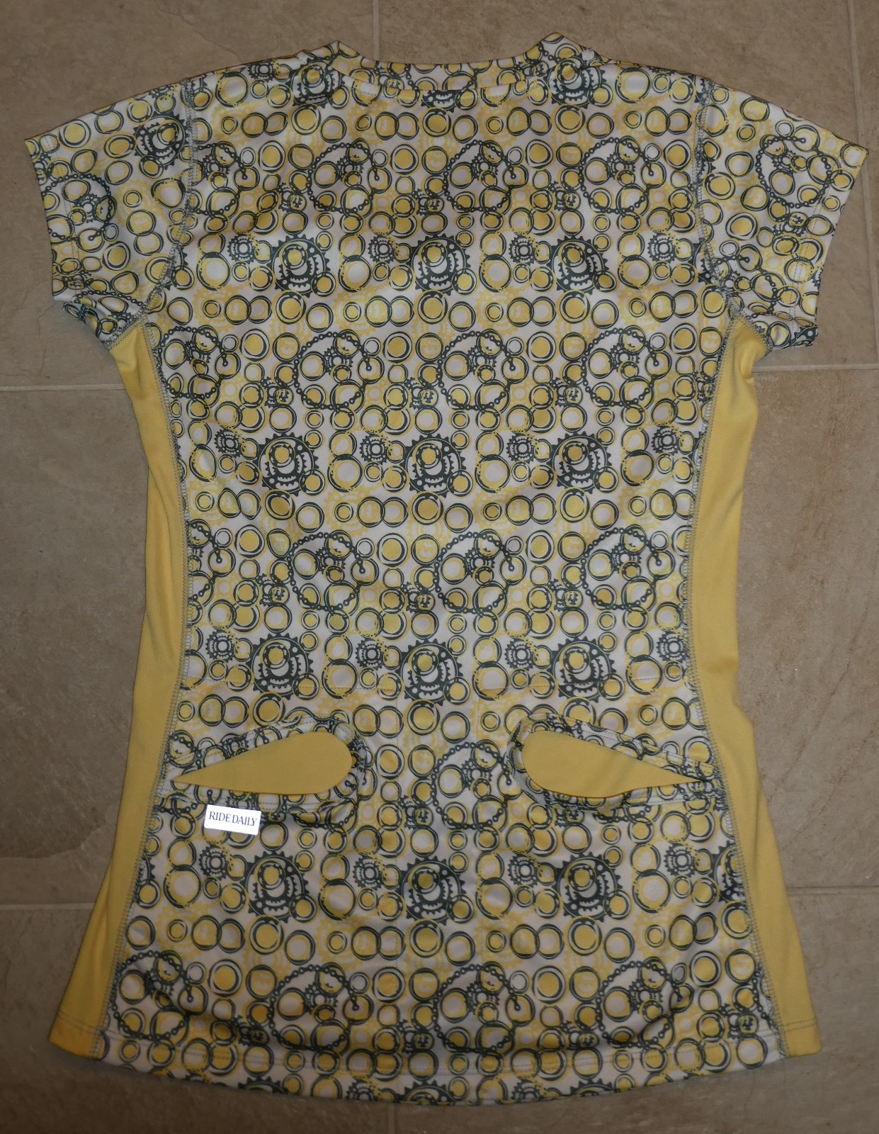 Club Ride women’s yellow/gray/white gear print stretch bike/cycling jersey Sz S