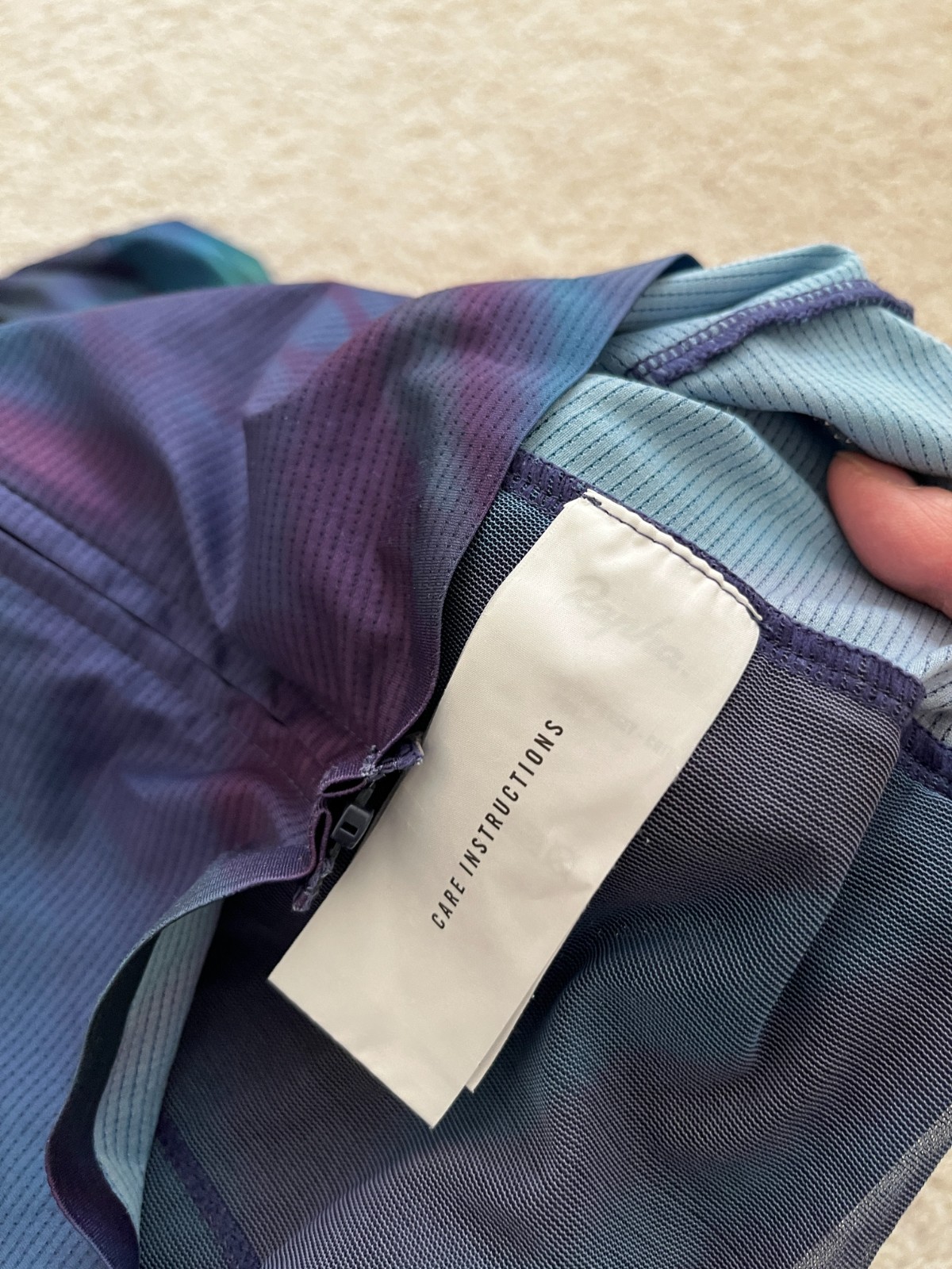 Rapha Women’s Flyweight Jersey Iridescent Crit Print Medium Cycling Performance