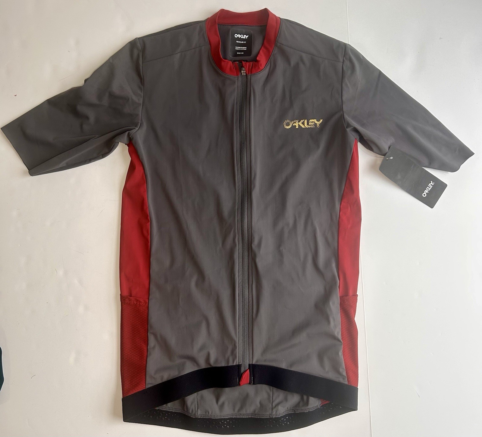 Oakley Point To Point Cycling Jersey T-shirt Forged Iron Size Small Full Zip SS