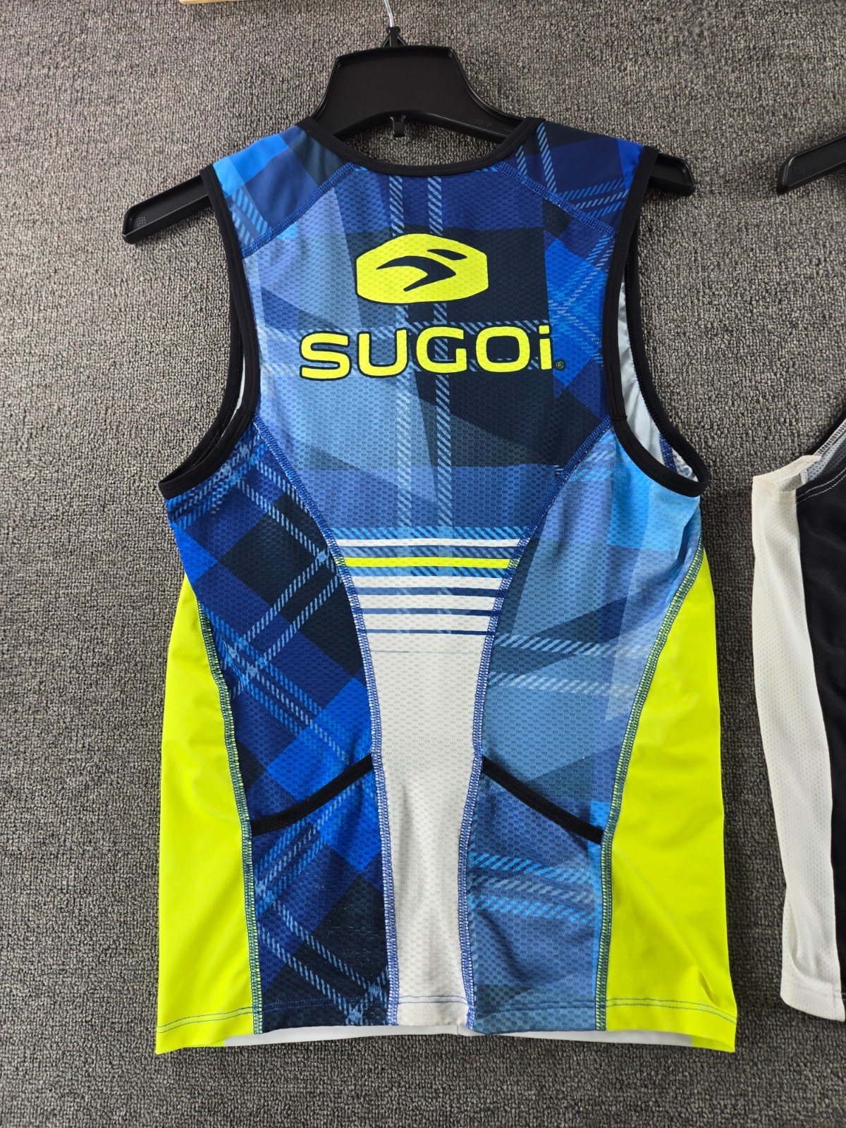 Sugoi Triathlon Cycling Jersey/Tank Top Bundle Men’s Large Quick Dry Breathable