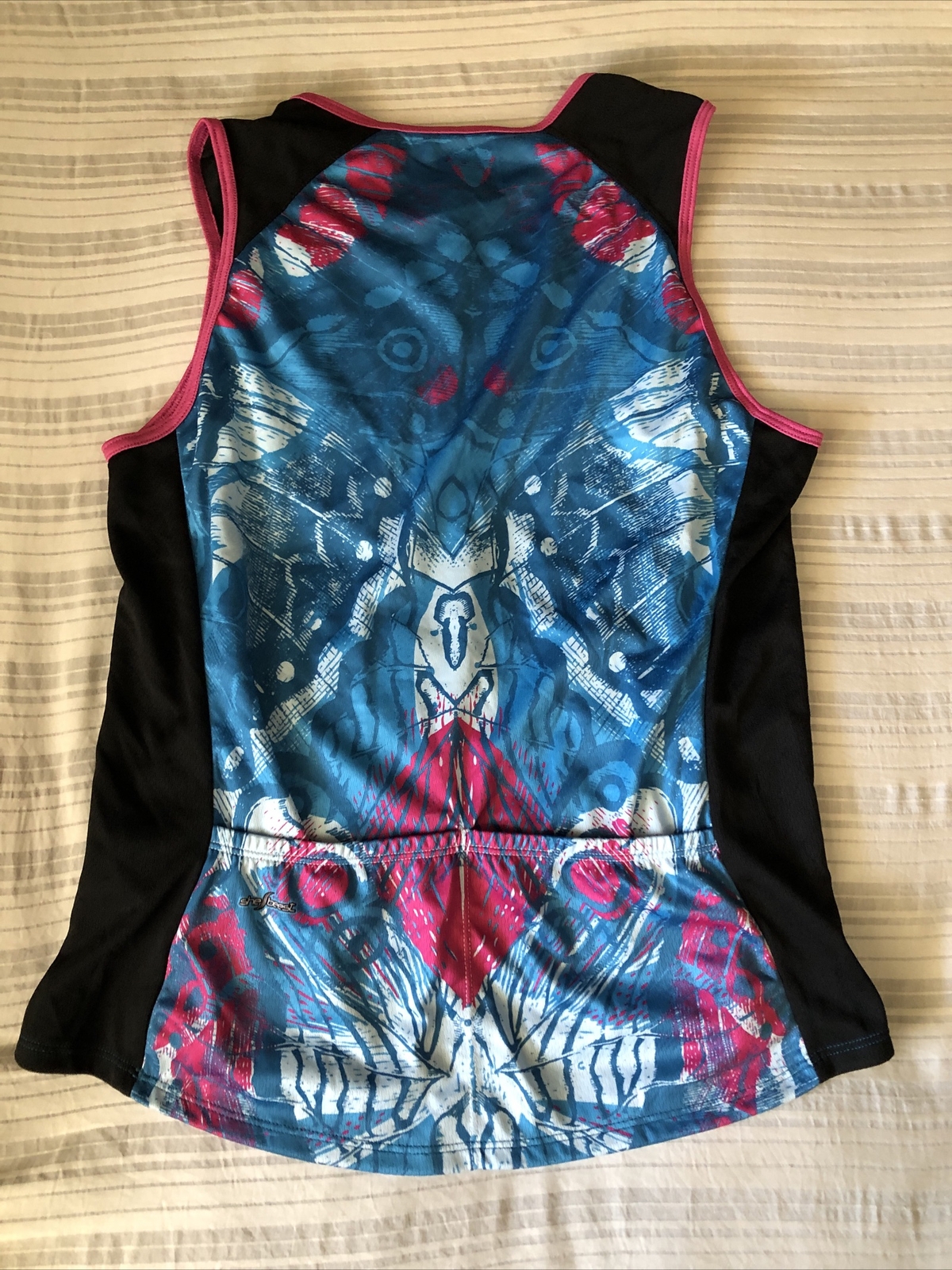 NWOT New SHE BEEST cycling Too LARGE front Zip Back Pockets