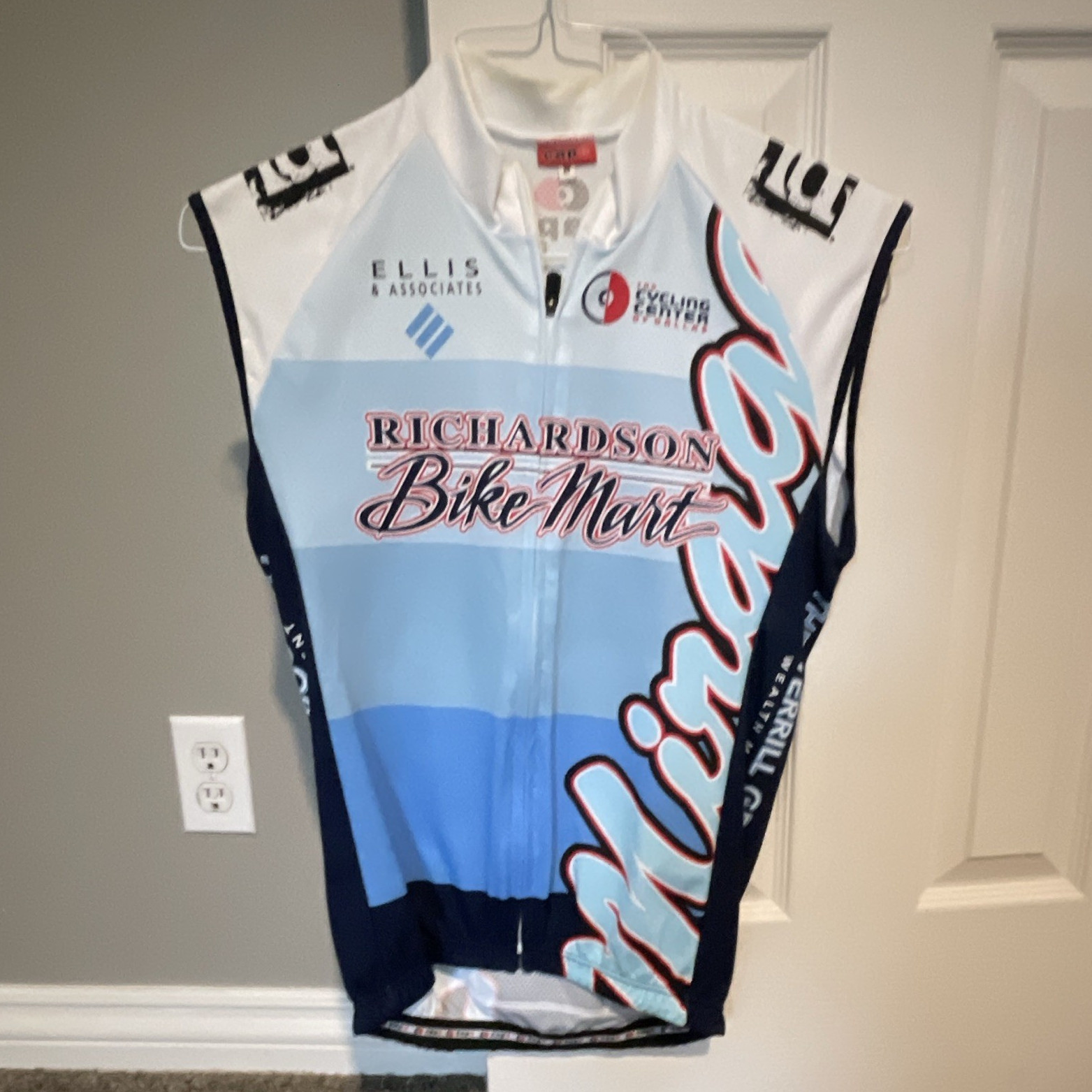 Capo Richardson Bike Mart Full Zip Sleeveless Cycling Jersey Men’s L Pockets