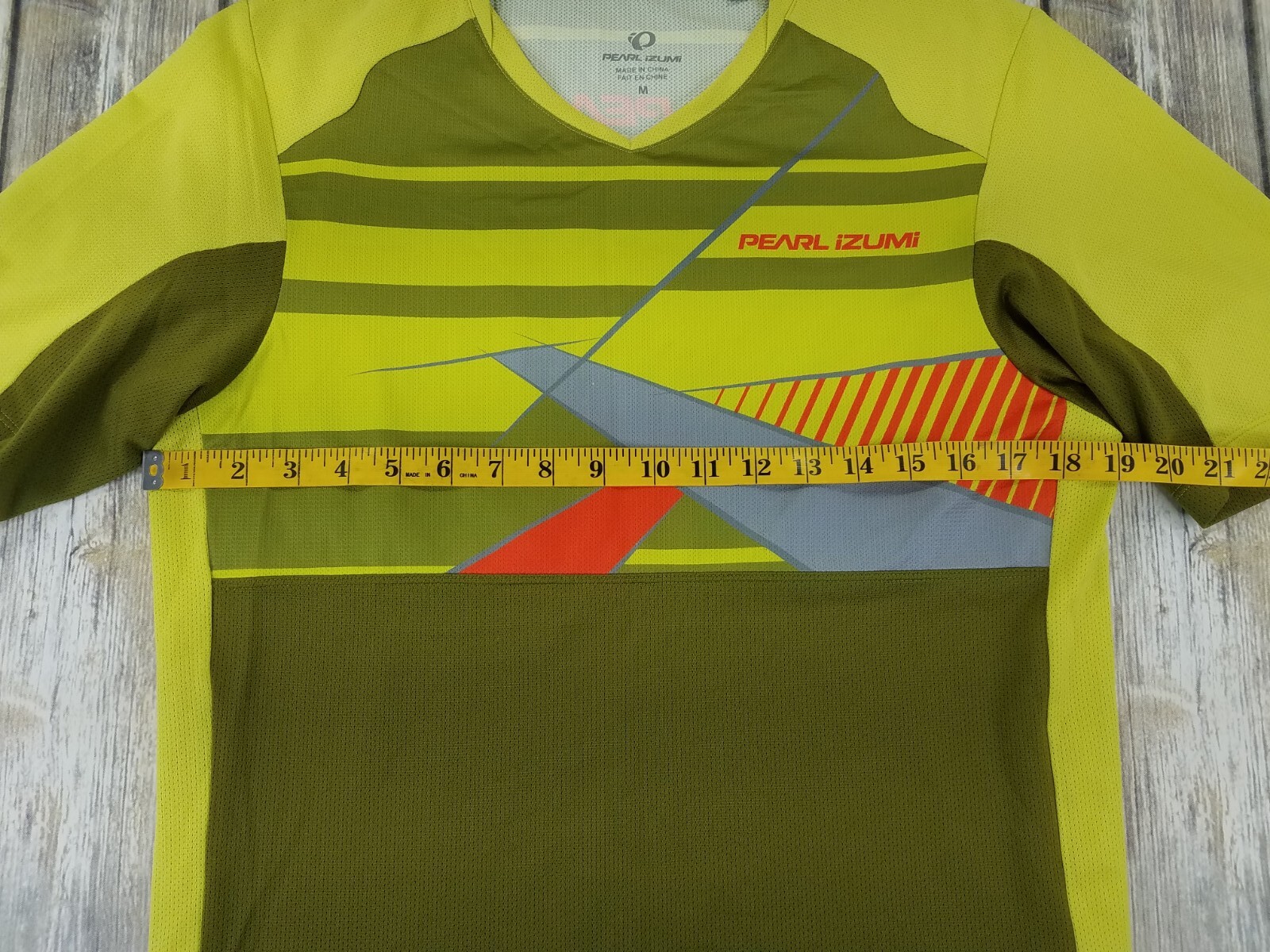 Pearl Izumi Cycling Shirt Mens Size M Green Polyester Stretch Pullover Active