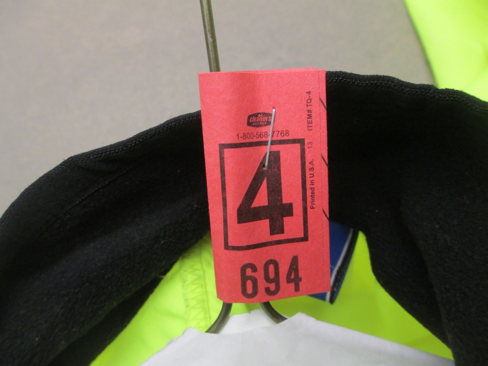 Performance Bike Size L Mens Cycling Pockets Full Zip Activewear Windbreaker 694