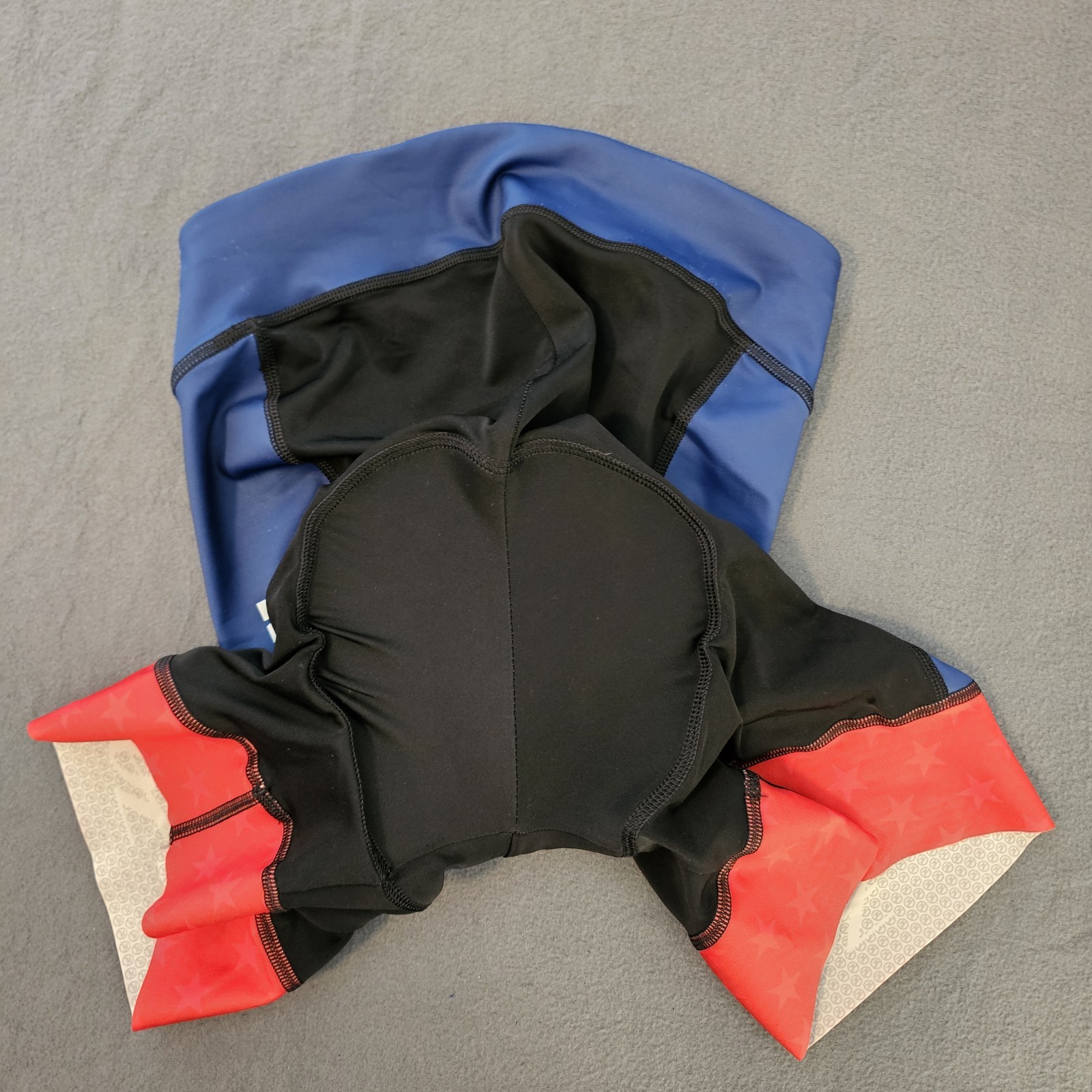NWOT Zoot Ironman USA Lady’s Zippered Top And Padded Riding Pants Jersey Outfit