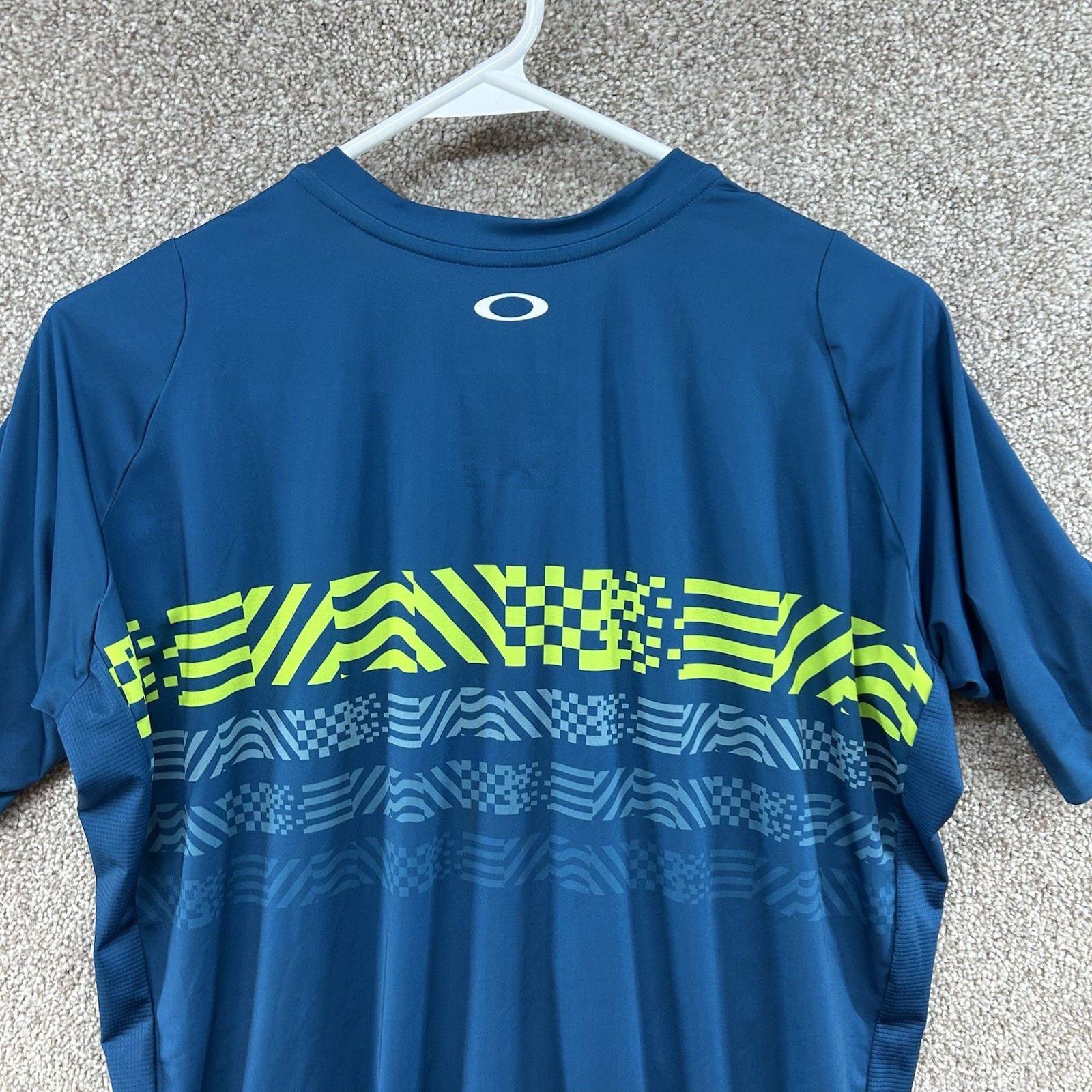 NWT Oakley Men’s Cycling Jersey Blue Rear Pockets Core Fit Size Large