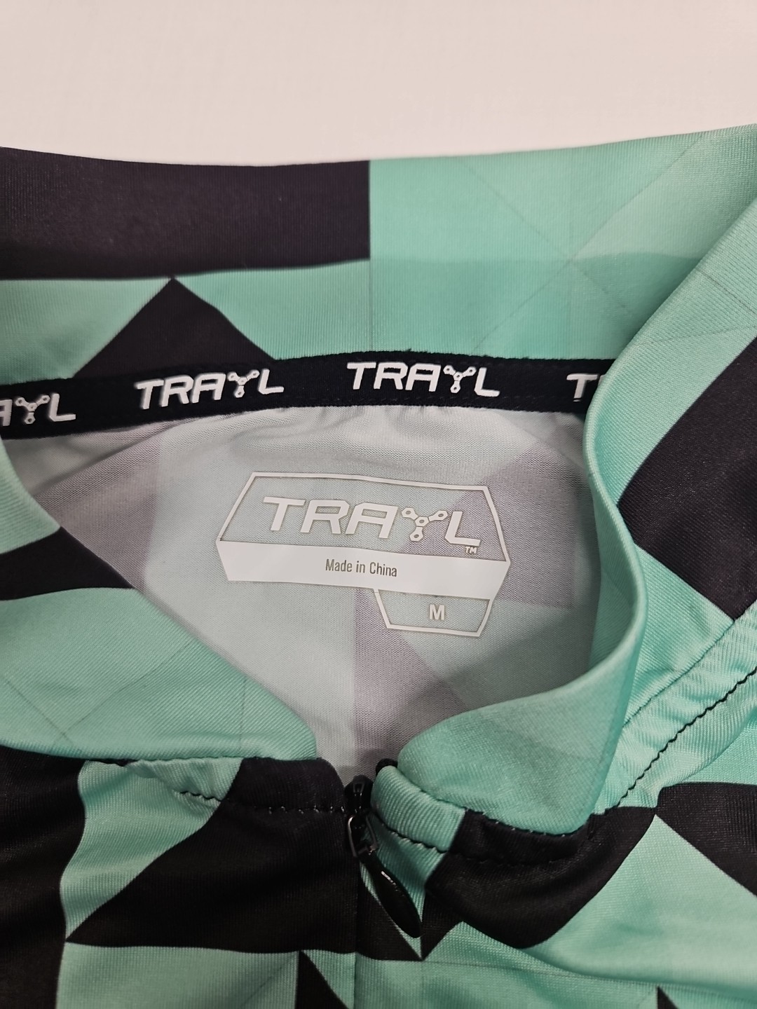 Trayl Women’s Medium 1/4 Zip Cycling Shirt Green Black 2 Back Water Pockets