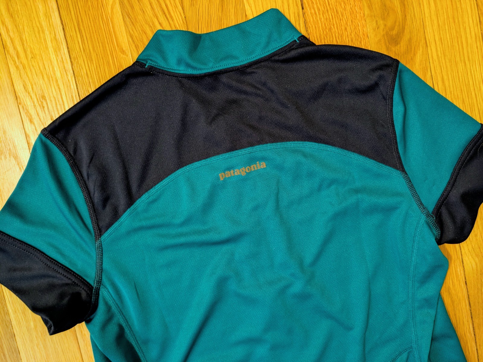 Patagonia Women’s Full-Zip Cycling Jersey Teal/Navy sz XS *Slight Damage*