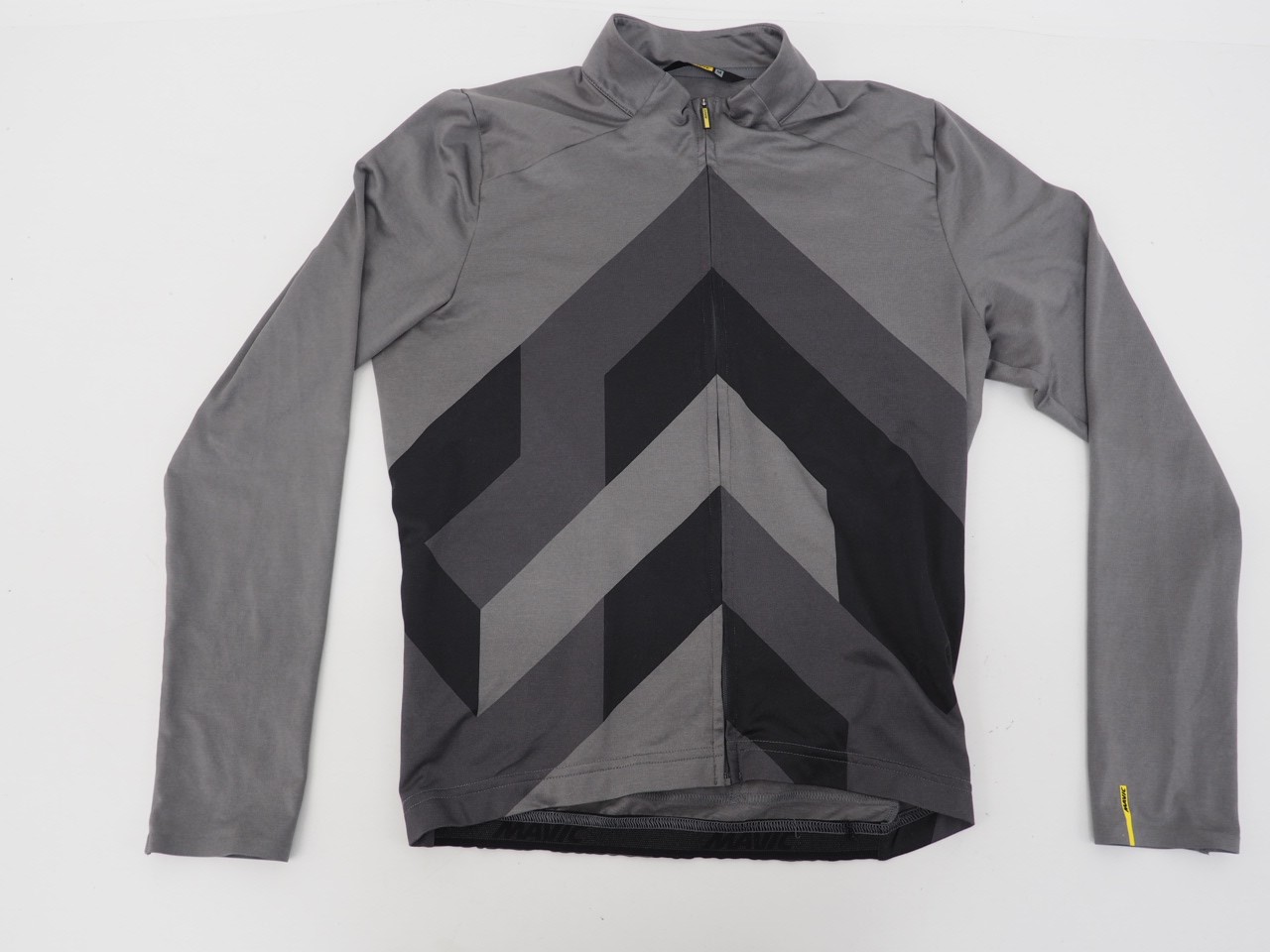 Mavic Cosmic Long-Sleeve Cyclinig Graphic Jersey – Men’s Size Medium Grey Black