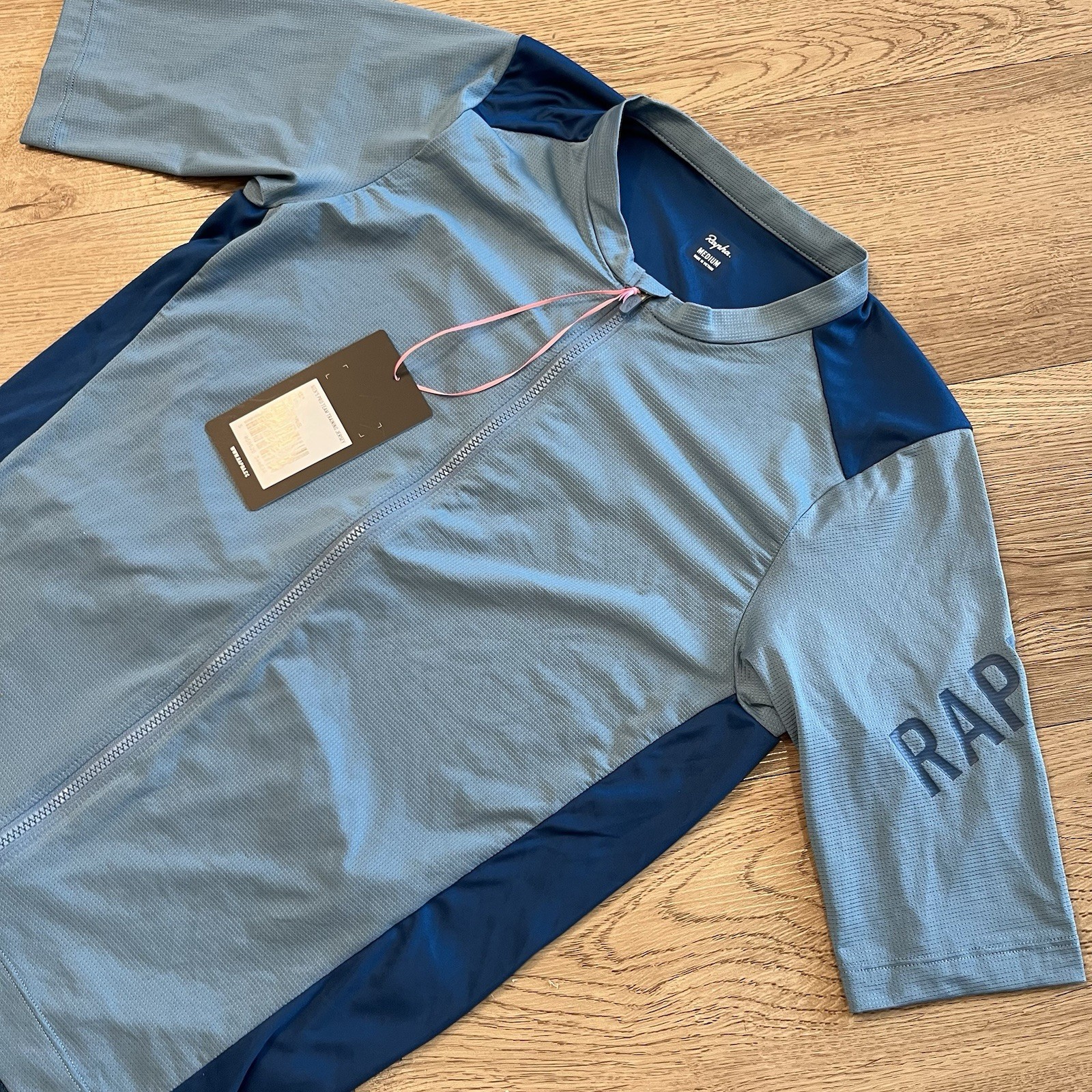 NEW Rapha Men’s Pro Team Training Jersey Men’s Medium Blue Performance Cycling