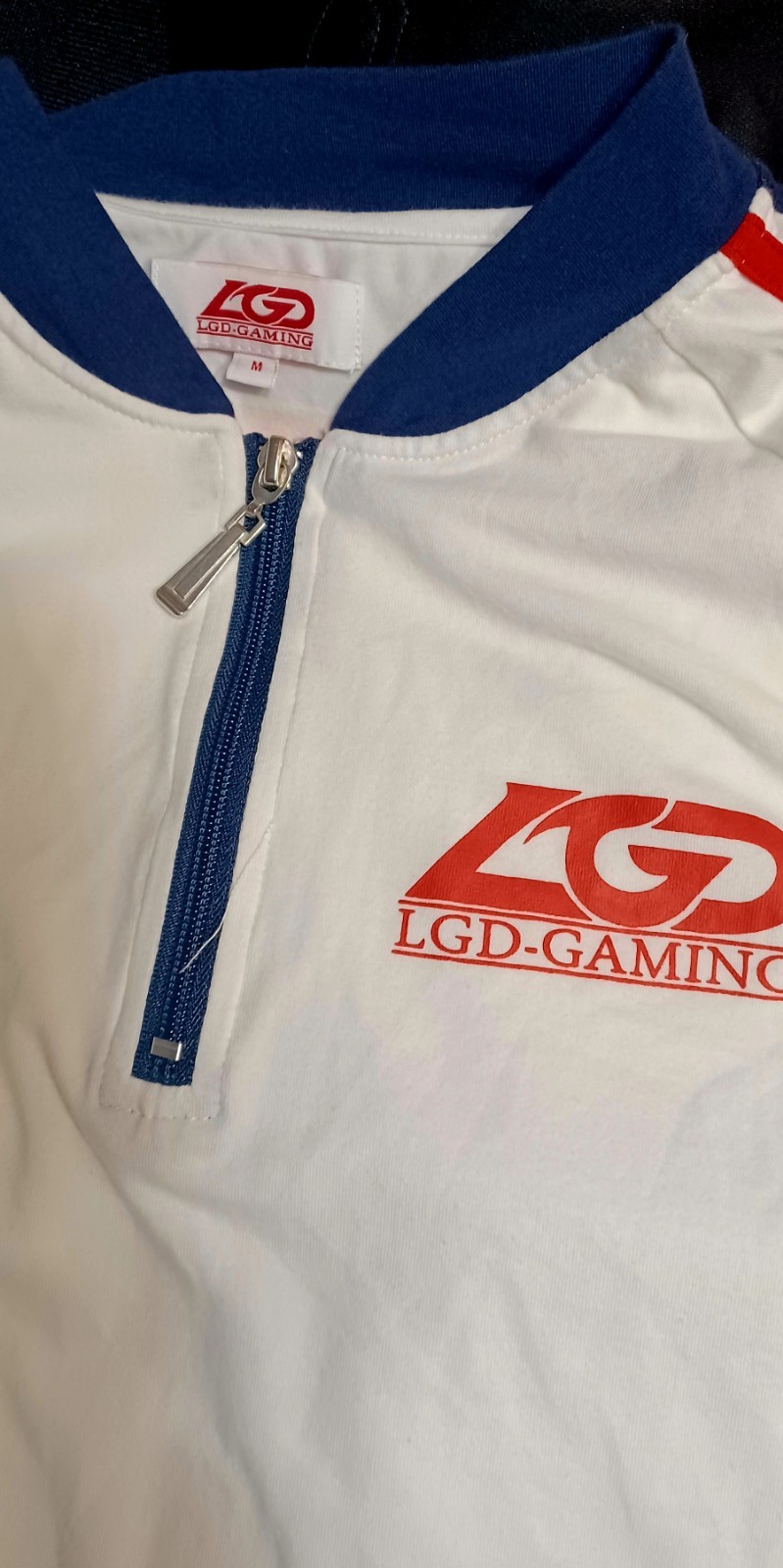 LGD-Gaming jersey, It features a zipper and a stand-up collar Size M