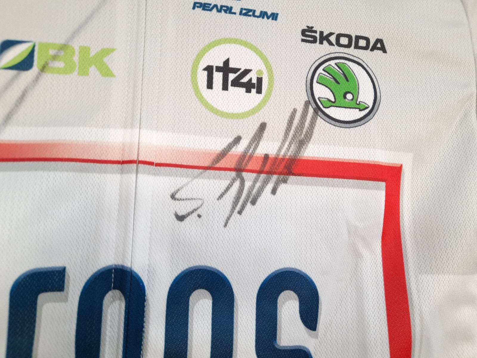 Team Argos Shimano Cycling Jersey with Authentic 2013 Team Signatures NEW Medium