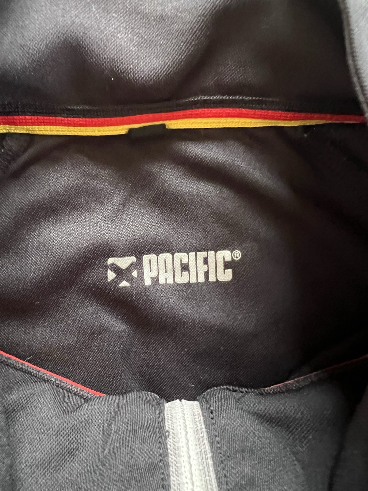 Cycling Jersey Pacific Black And Red 1/2 Zip Men’s Size Large EUC!