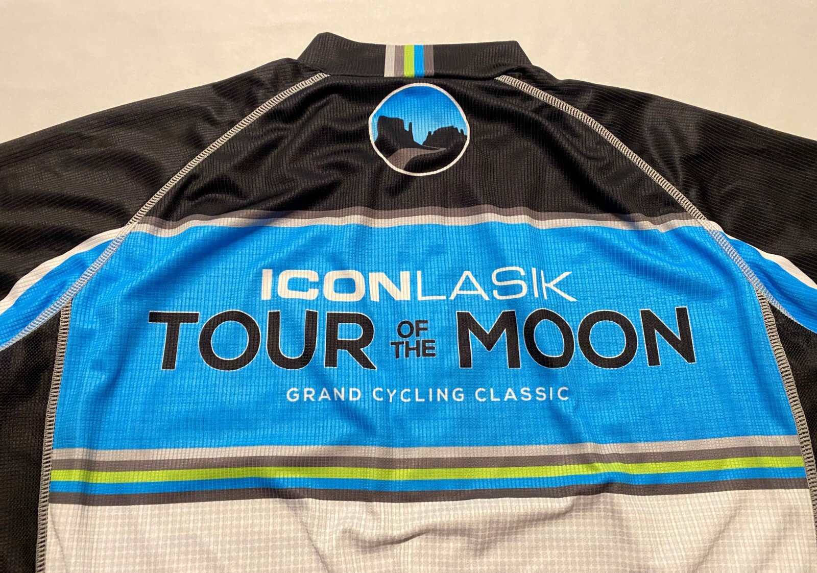 Shaver Sport Tour Of The Moon Grand Cycling Classic Full Zip Men’s Jersey Size L