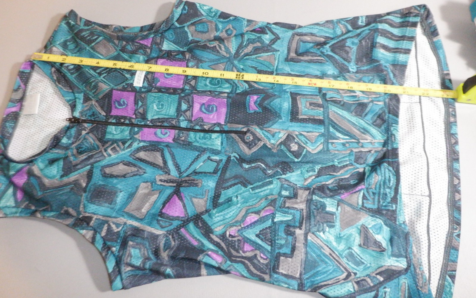 HIND Cycling Jersey 1/2 Zip Sleeveless, Womens size Medium