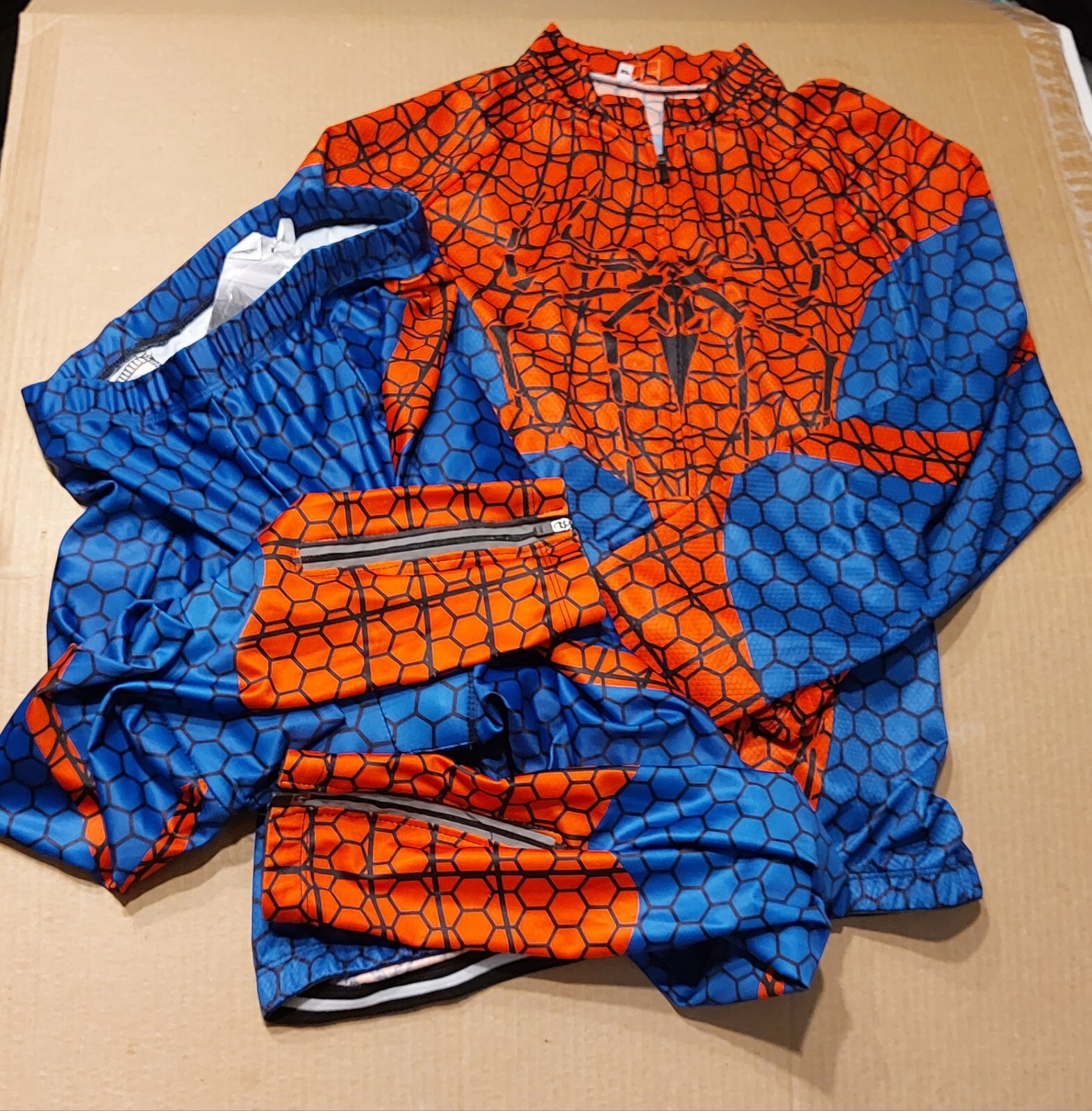 Men’s Spiderman Costume Cycling Jersey & Chamois Pants Long Sleeve 20.5″ Chest