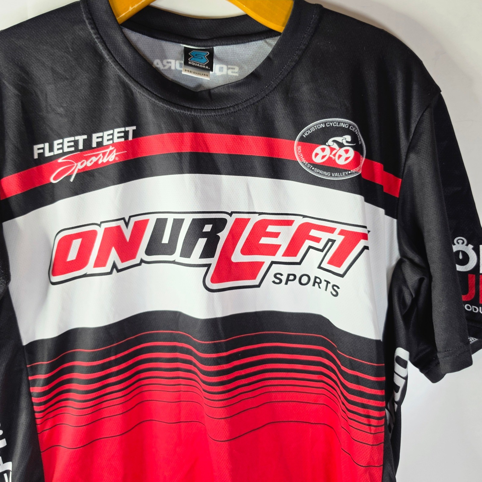 Squadra Fleet Feet Sports Cycling Jersey Mens Medium Red Black On Ur Left Bike