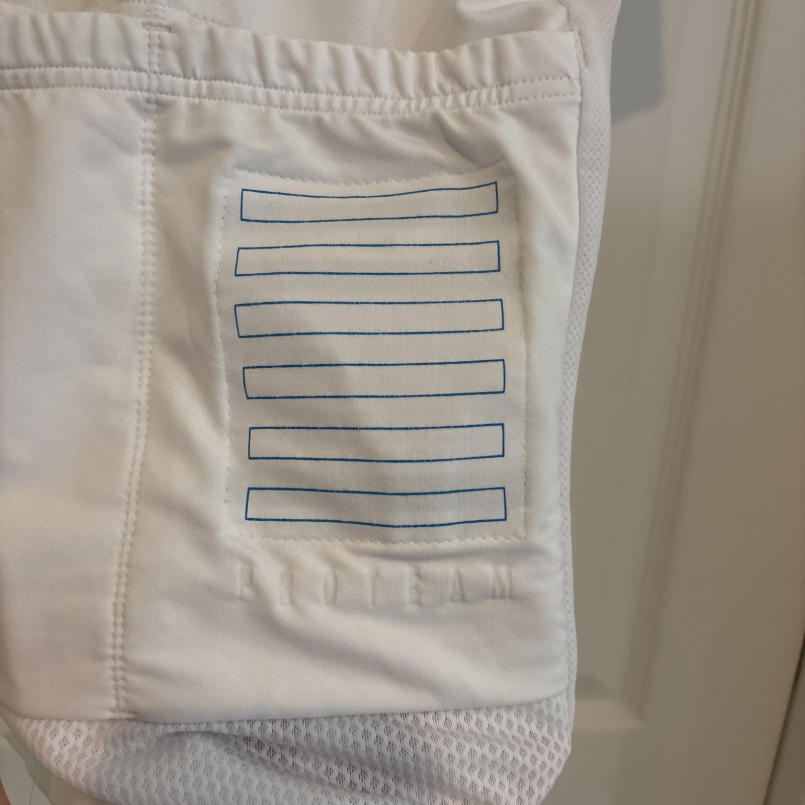 Rapha Women’s White Pro Team Short Sleeve Aero Jersey Size L Blue Detailing NWT