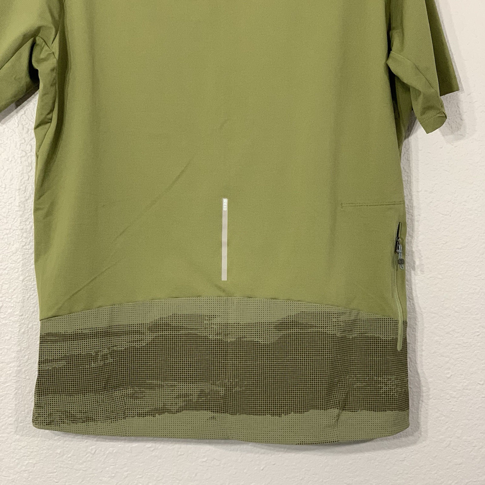 REI Co-op Link Pullover Green Camo Print Mens Cycling Jersey Pocket Size Medium