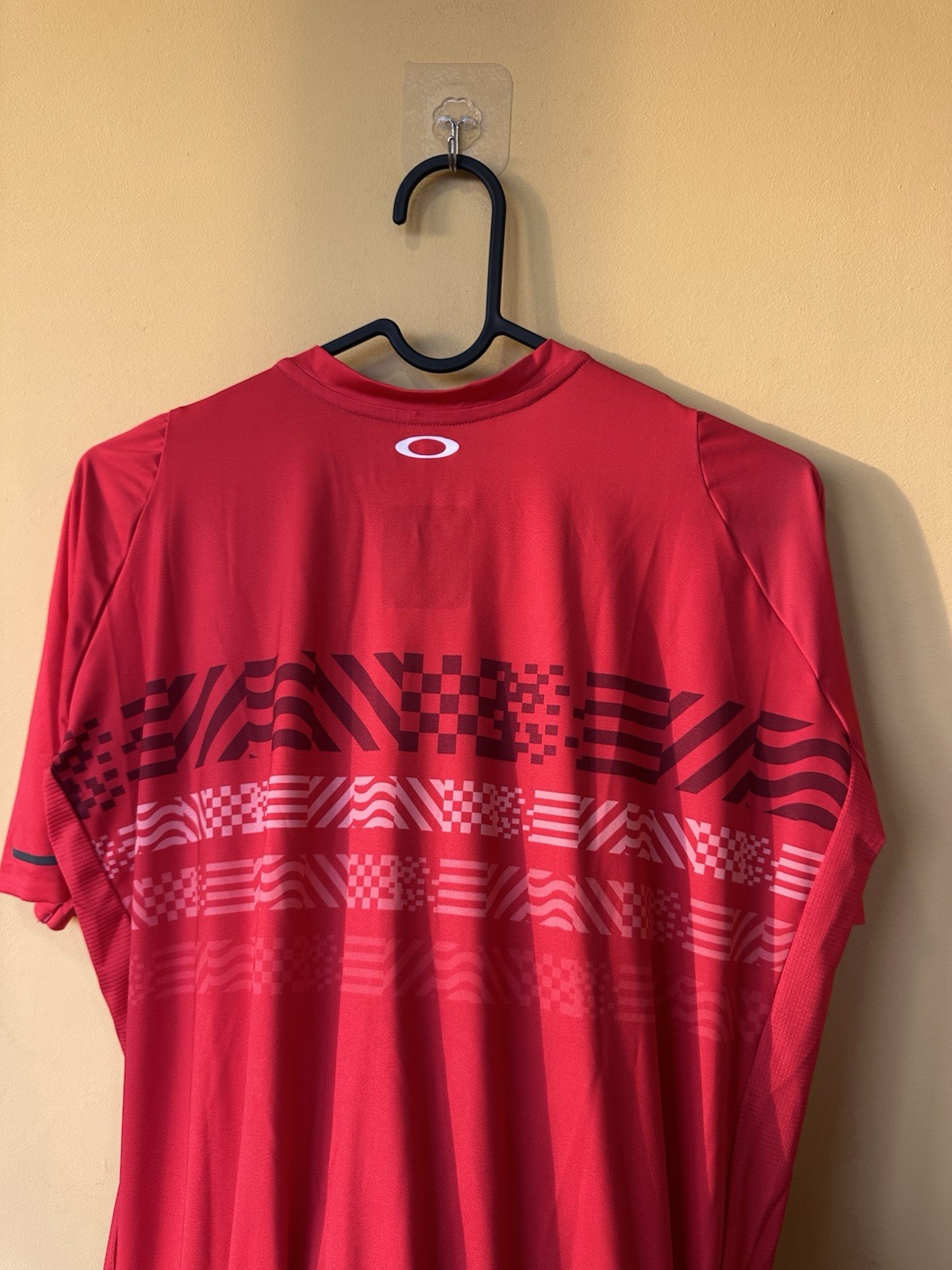 OAKLEY Cycling Endurance Red Line Jersey MSRP $130 size M men
