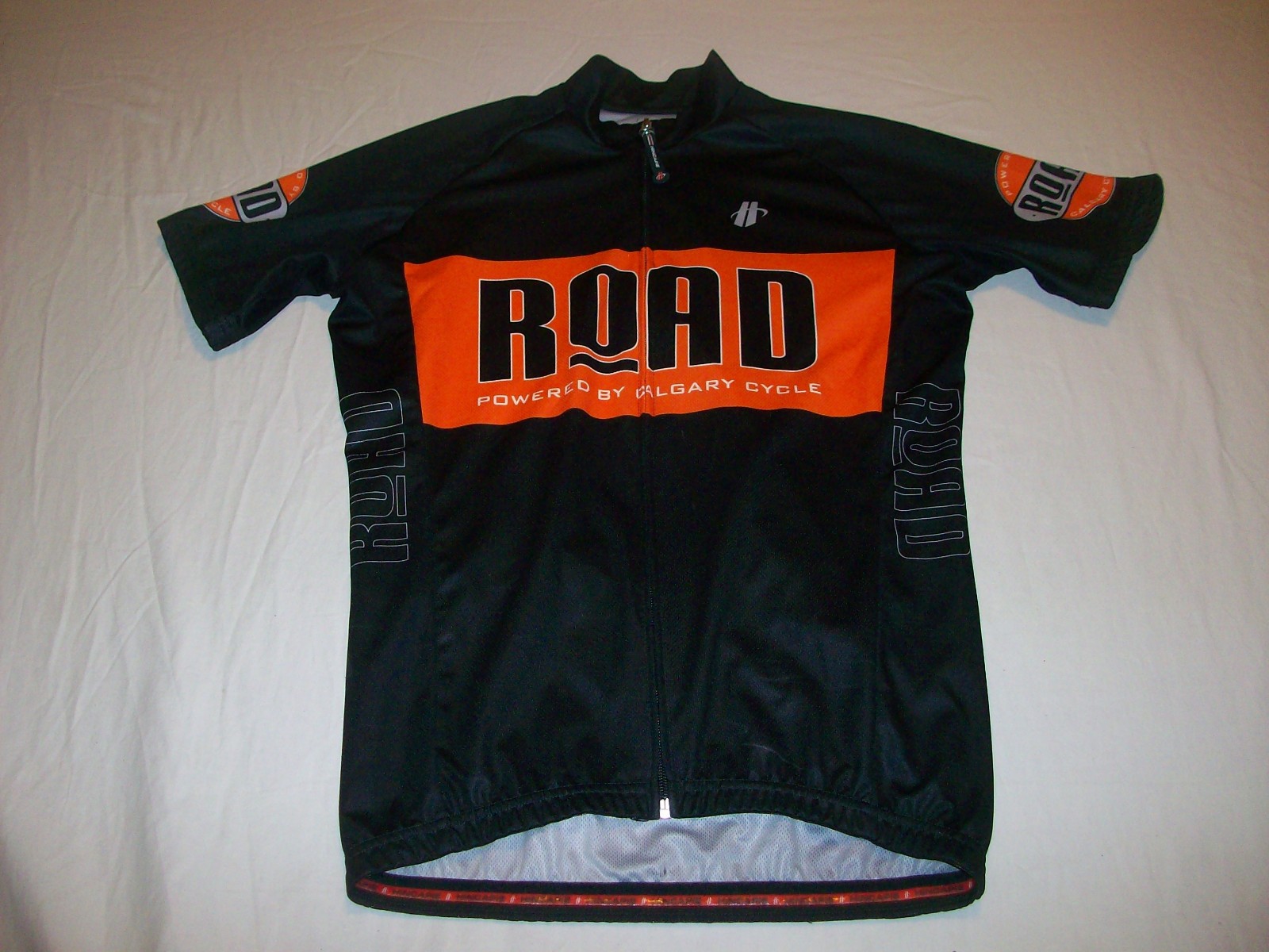 HINCAPIE CALGARY BICYCLE CYCLING JERSEY MENS LARGE MOUNTAIN/ROAD BIKE JERSEY
