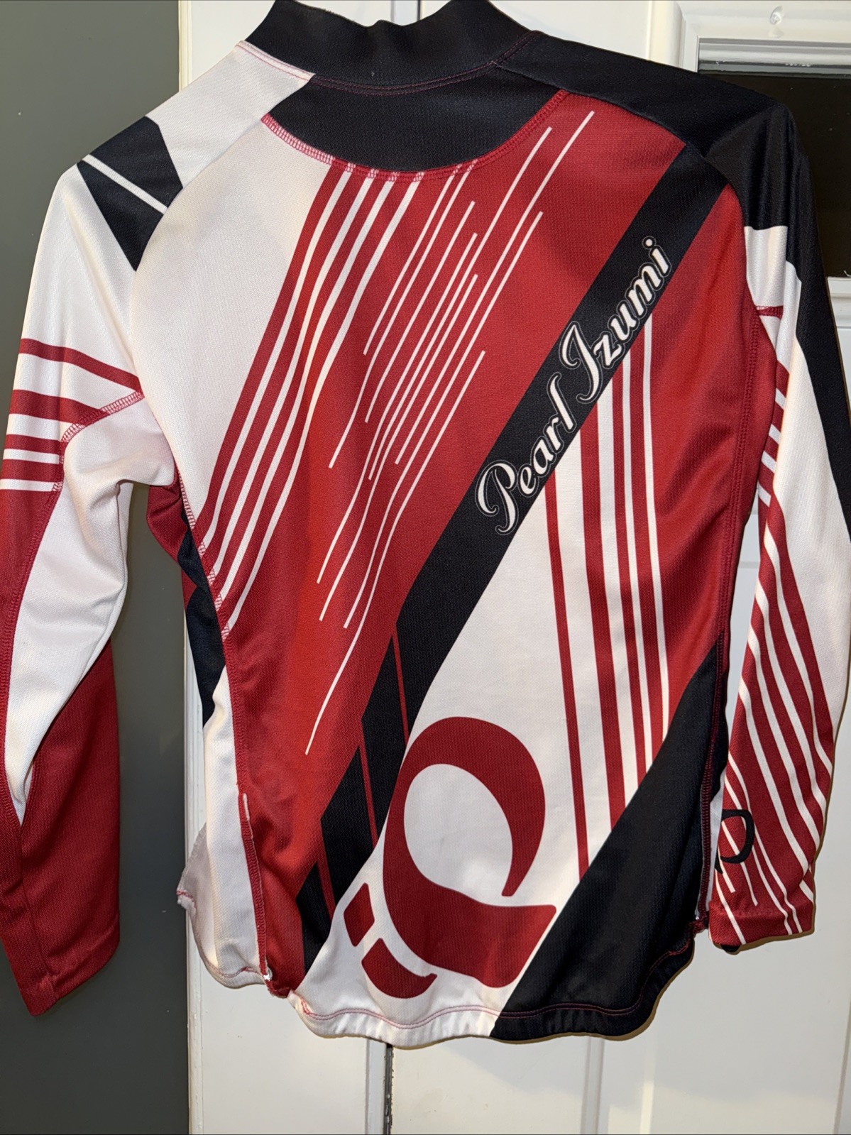 Pearl Izumi Elite Men’s Medium Jersey – Red Black And White Stripe (B78)