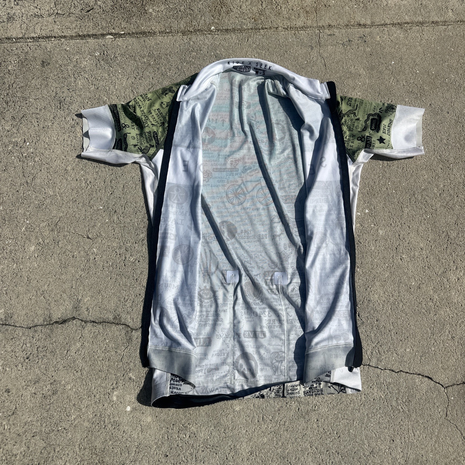 Cycology Performance Cycling Jersey Women’s Small W-S Full Zip Ride & Seek AOP