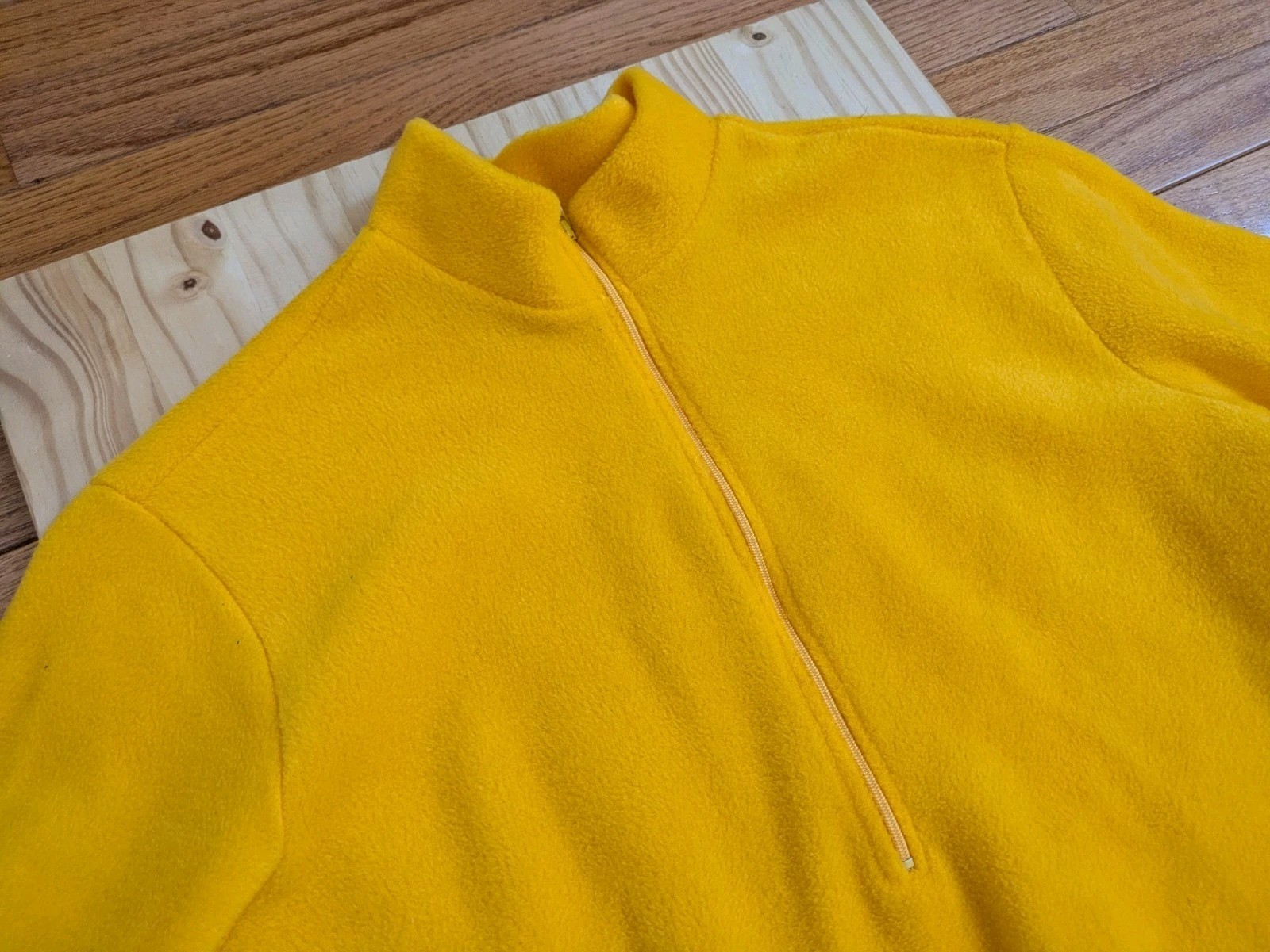 great cond cycling sz M Performance fleece, 3 pockets lower-back 1/2-zip yellow