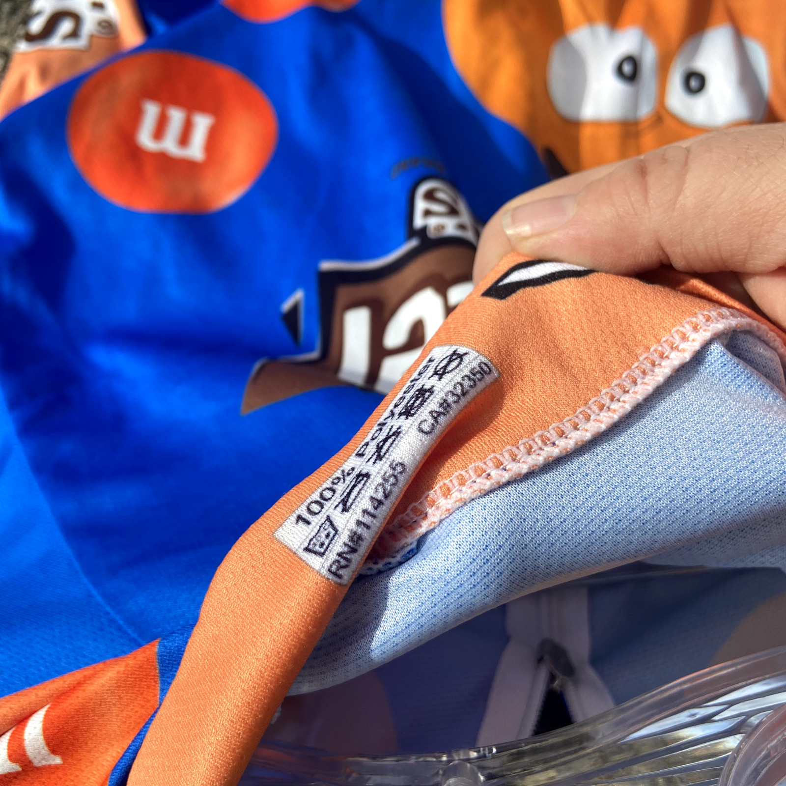 V Gear Mens Club Cut Large L M&M’s Pretzel Blue Orange Pockets 4″ Zip