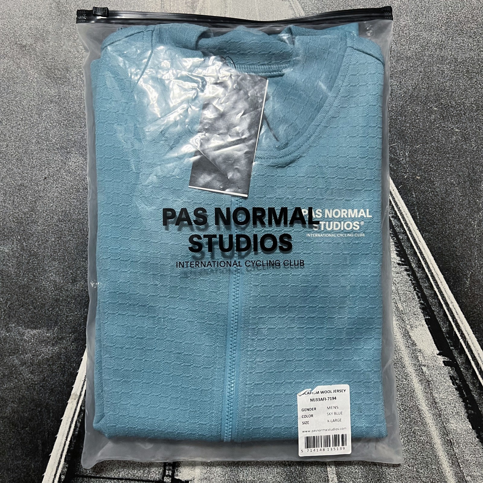 NEW Size XL Pas Normal Studios Men’s Escapism Wool Jersey X-Large Sky Blue PNS