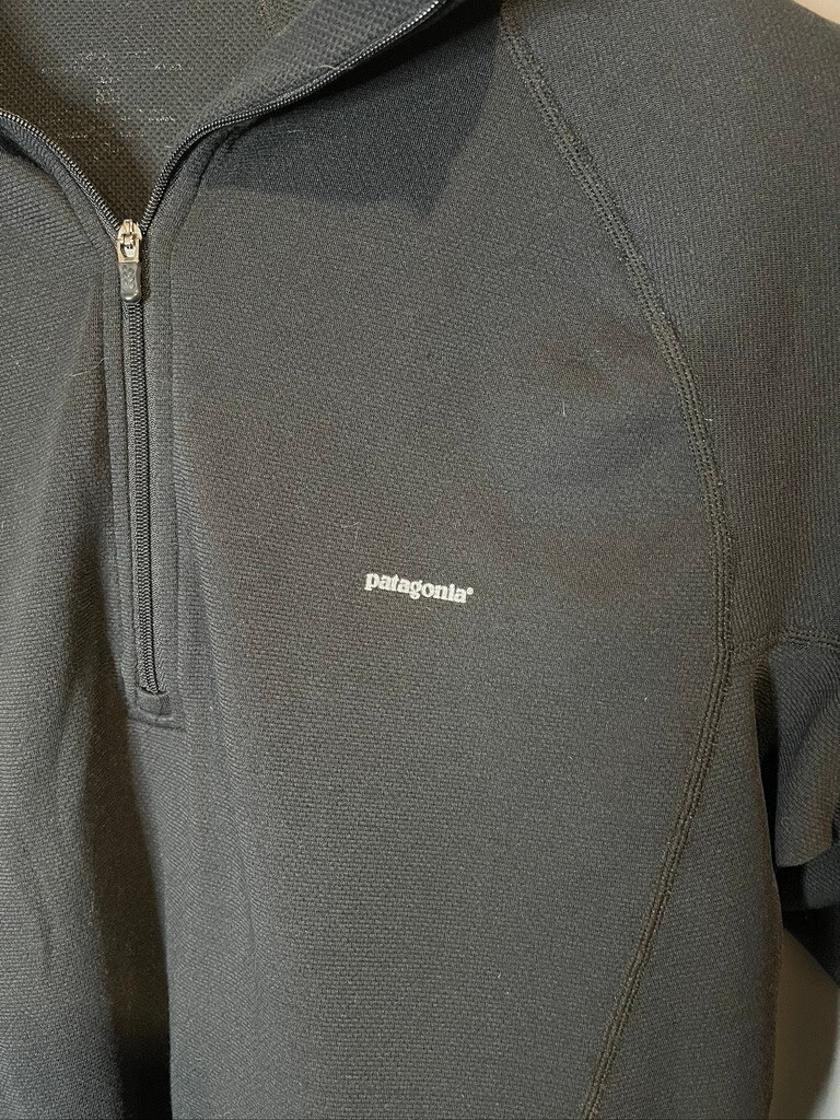 Patagonia Mens light weight pullover Cycling Jersey Black 1/4 Zip Long Sleeve
